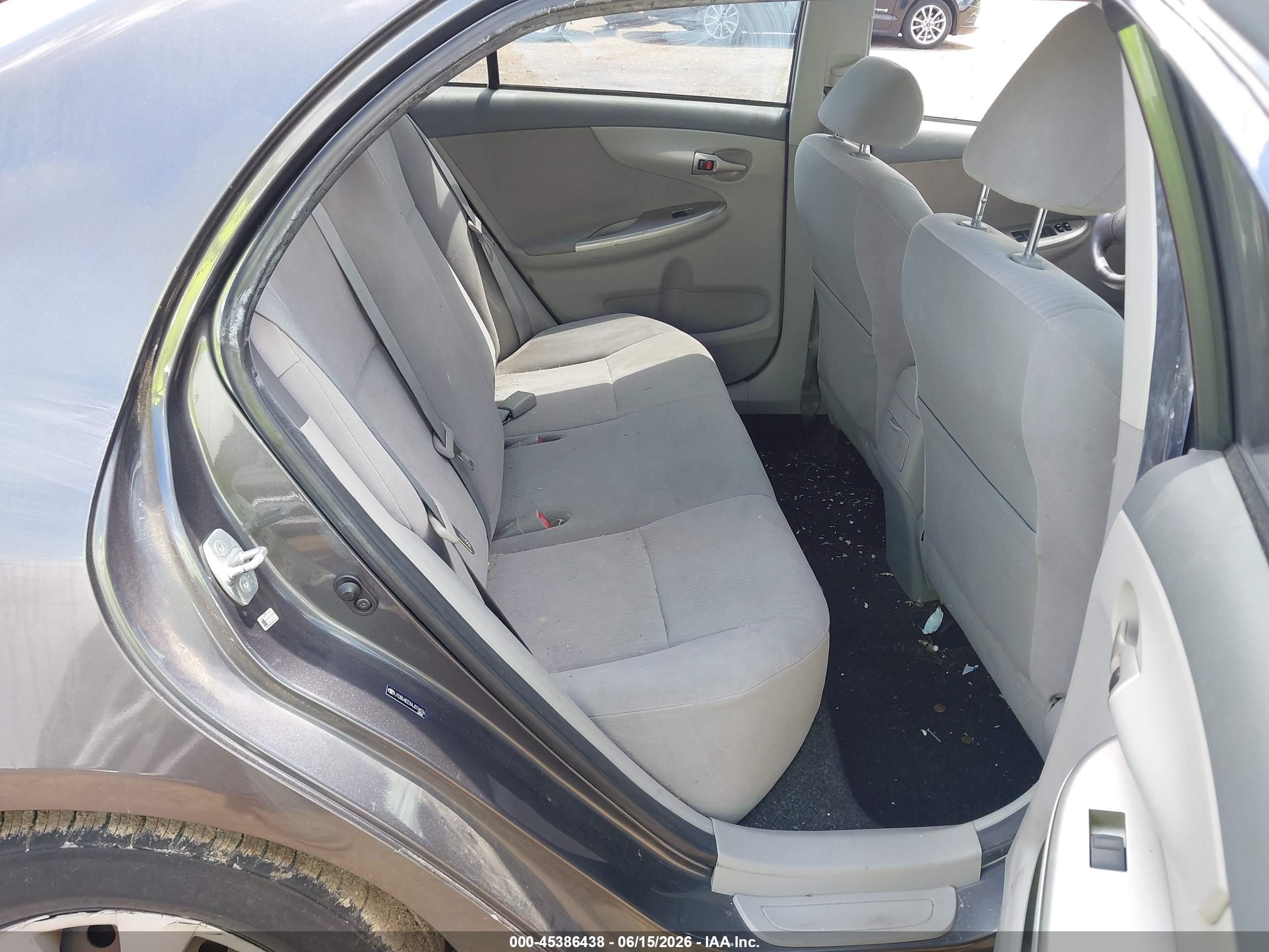 2010 Toyota Corolla Le Gray vin: JTDBU4EEXAJ074076