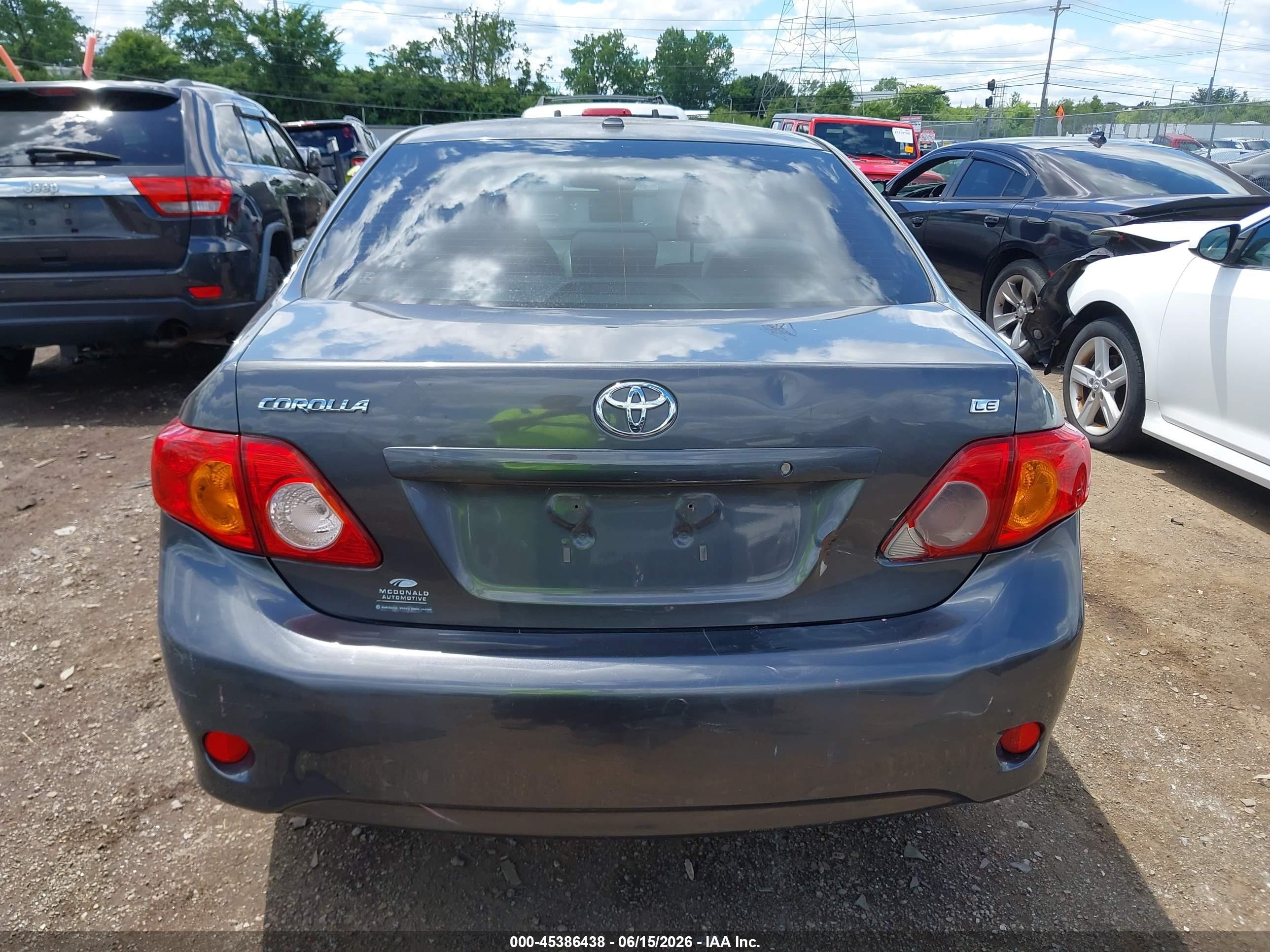 2010 Toyota Corolla Le Gray vin: JTDBU4EEXAJ074076