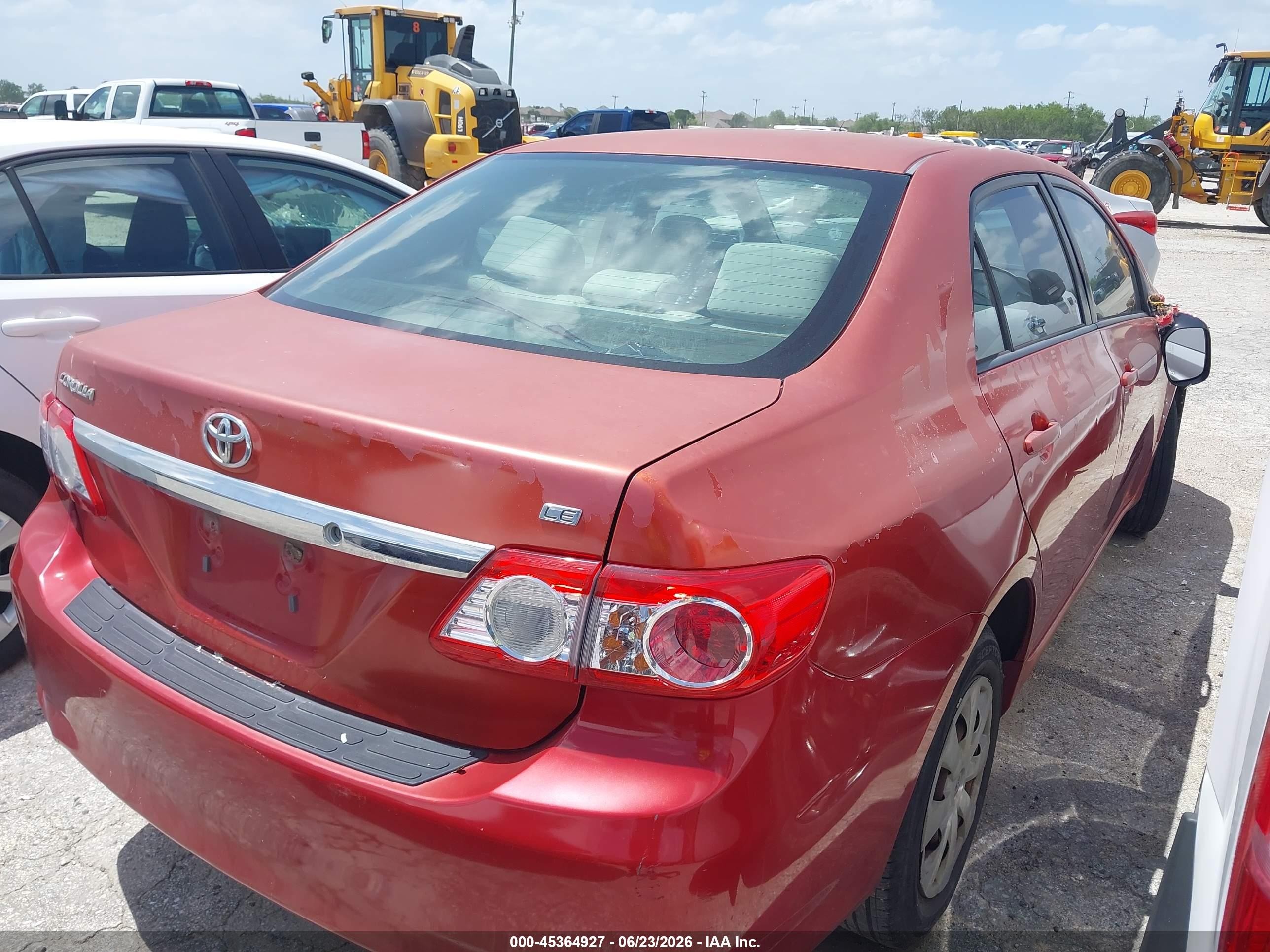 2011 Toyota Corolla Le Red vin: JTDBU4EEXB9141696