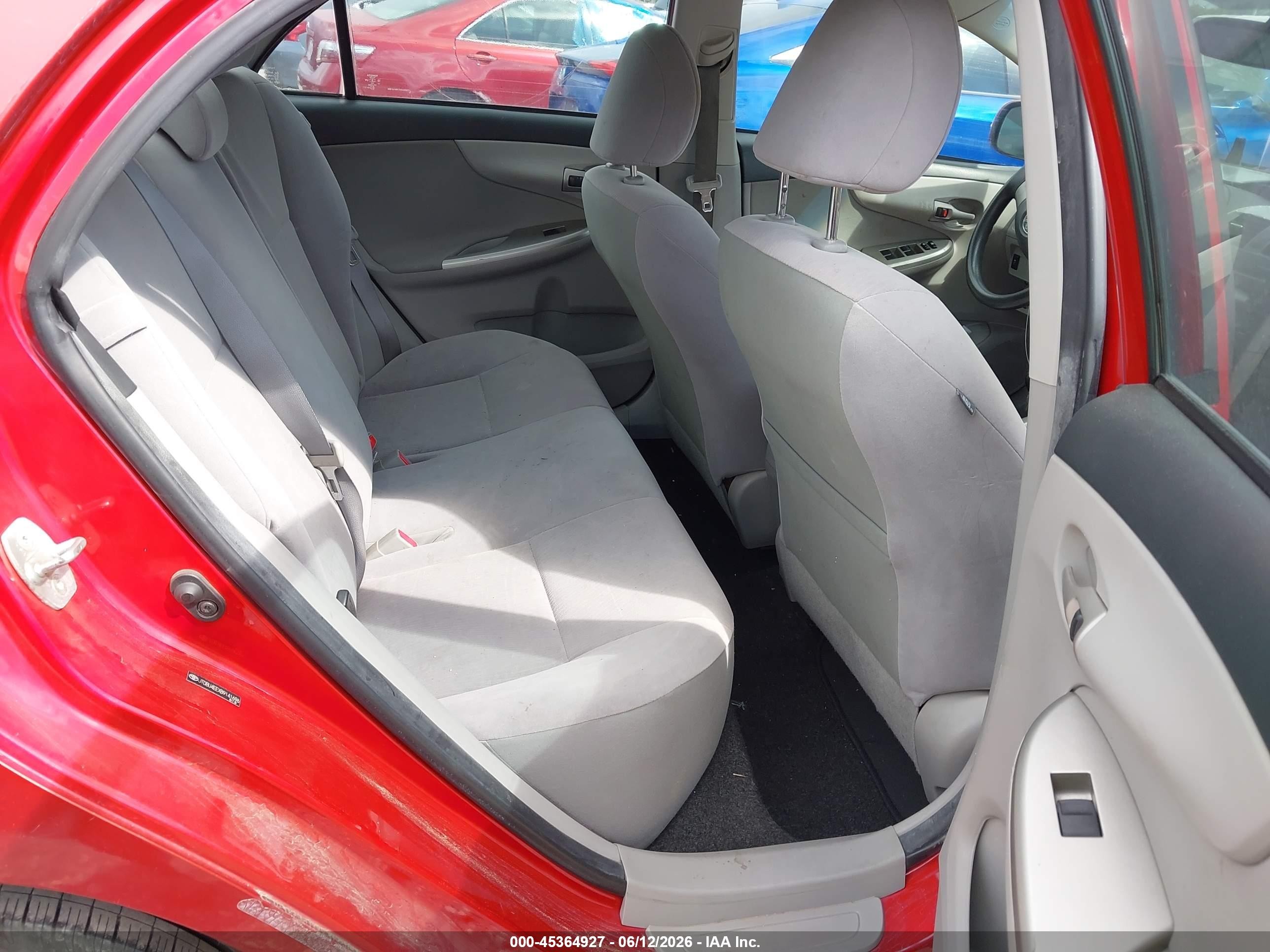 2011 Toyota Corolla Le Red vin: JTDBU4EEXB9141696