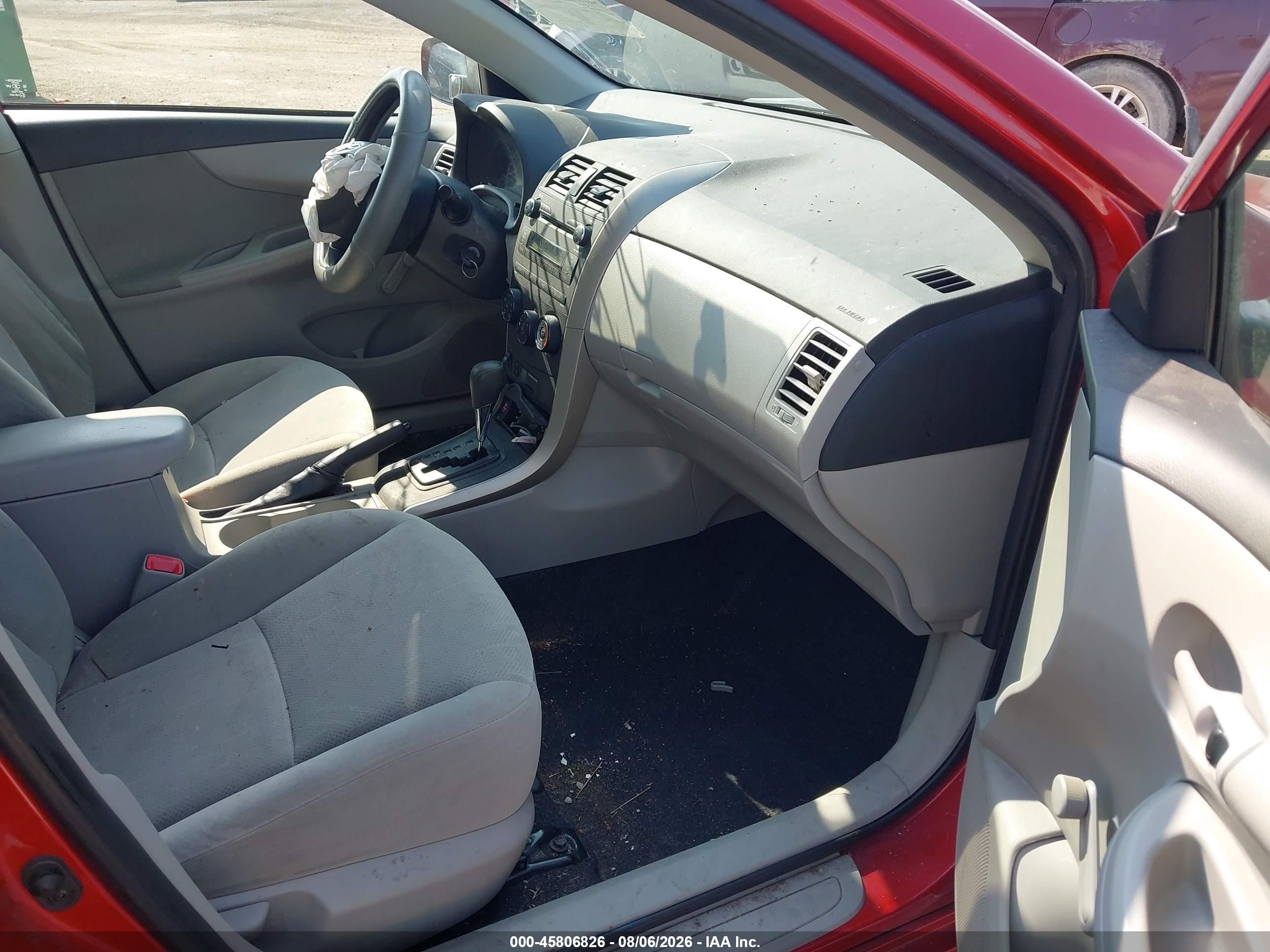 2011 Toyota Corolla   Red vin: JTDBU4EEXB9144422