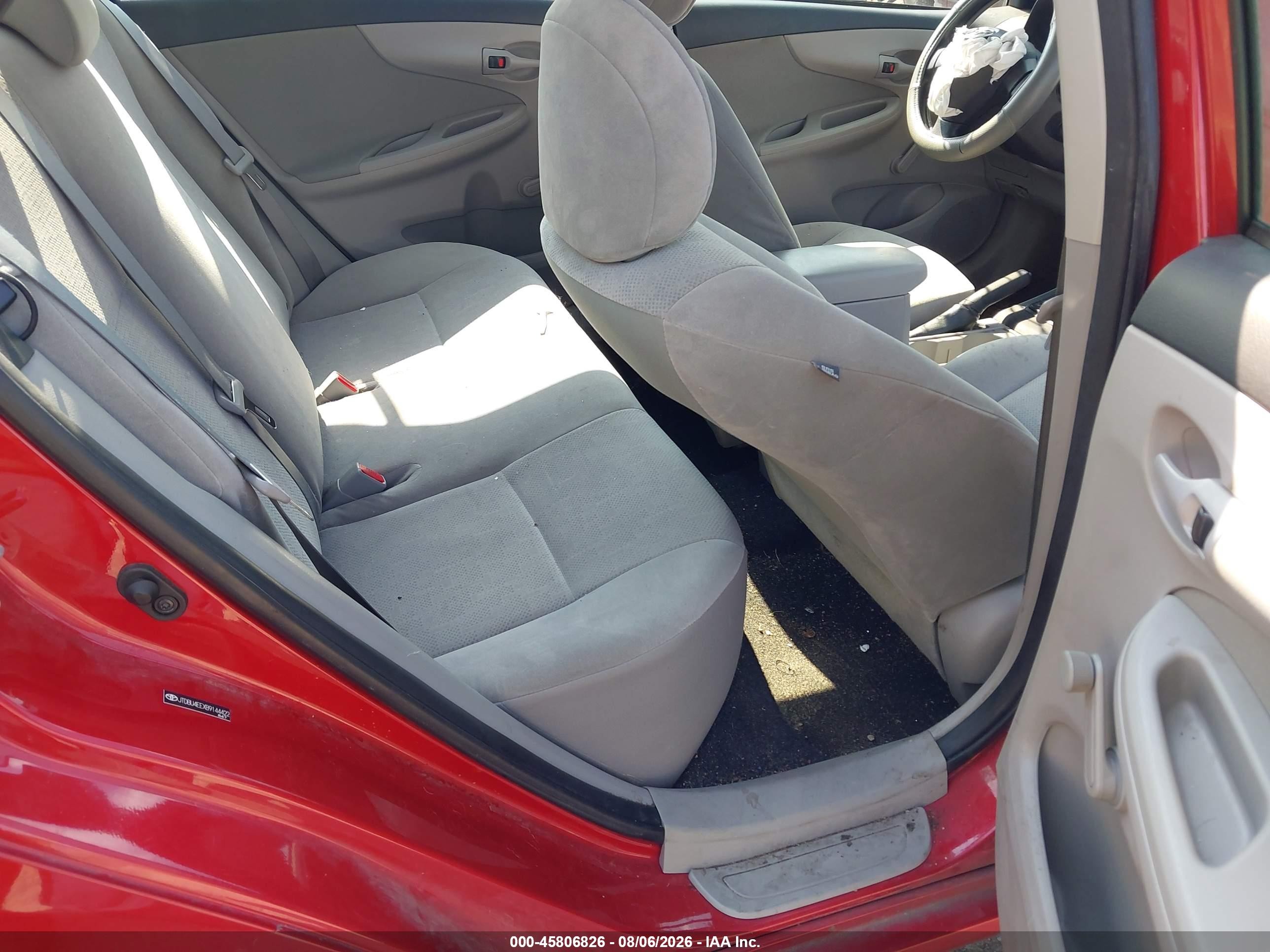 2011 Toyota Corolla   Red vin: JTDBU4EEXB9144422