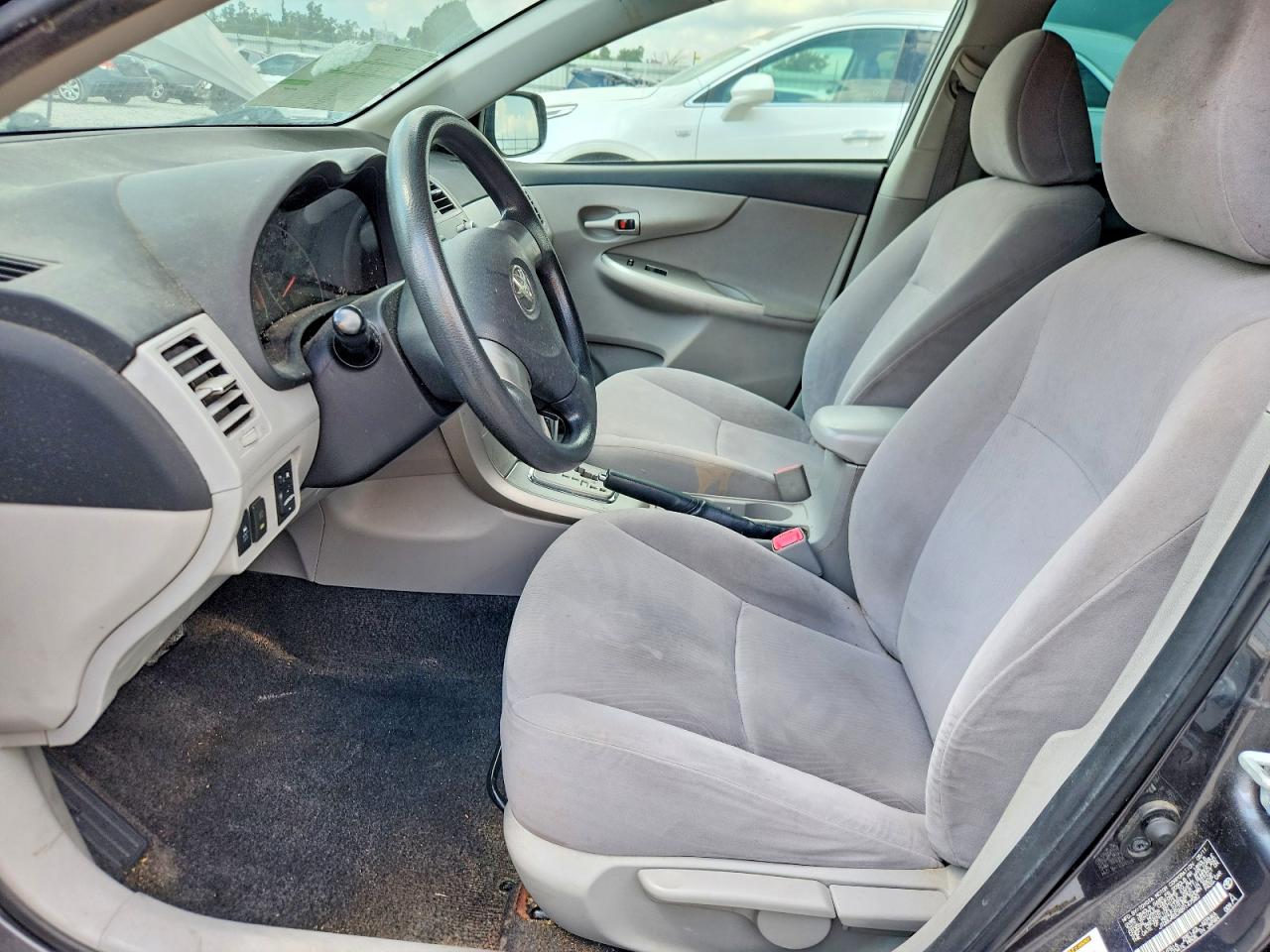 2011 Toyota Corolla Le Gray vin: JTDBU4EEXB9147580