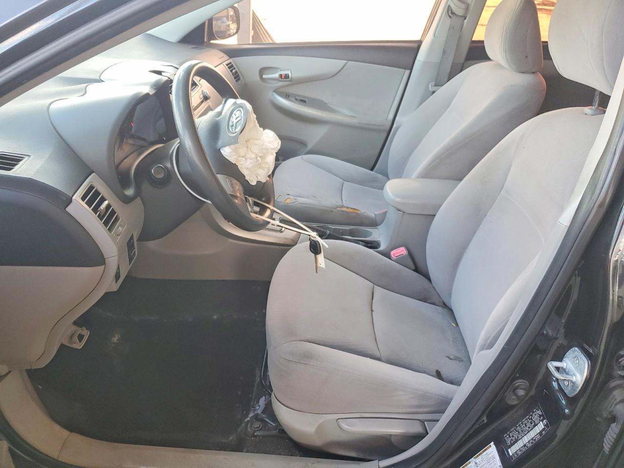 2011 Toyota Corolla Le Black vin: JTDBU4EEXB9149572
