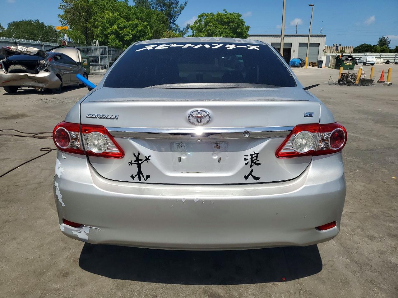 2011 Toyota Corolla Le Серебряный vin: JTDBU4EEXB9158885
