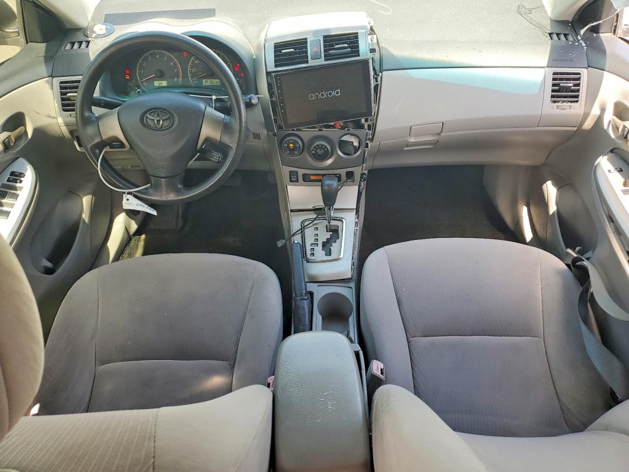 2011 Toyota Corolla Le Серебряный vin: JTDBU4EEXB9158885