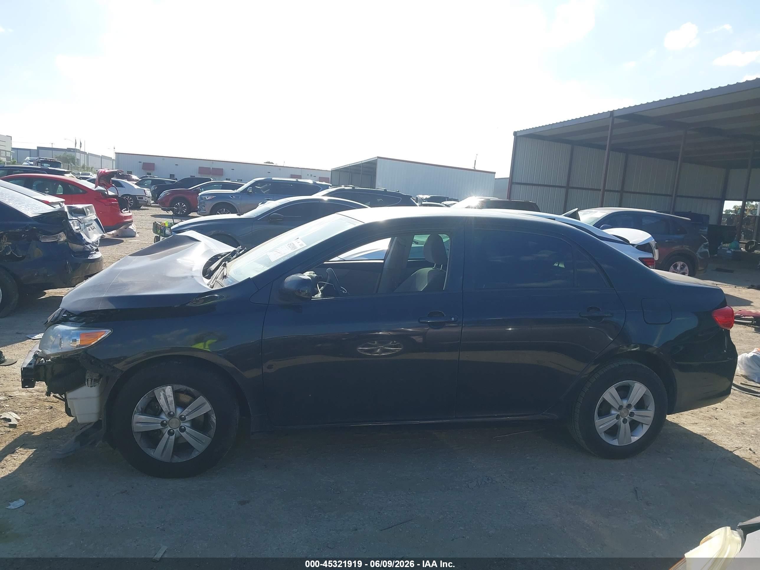 2011 Toyota Corolla Le Black vin: JTDBU4EEXB9159812