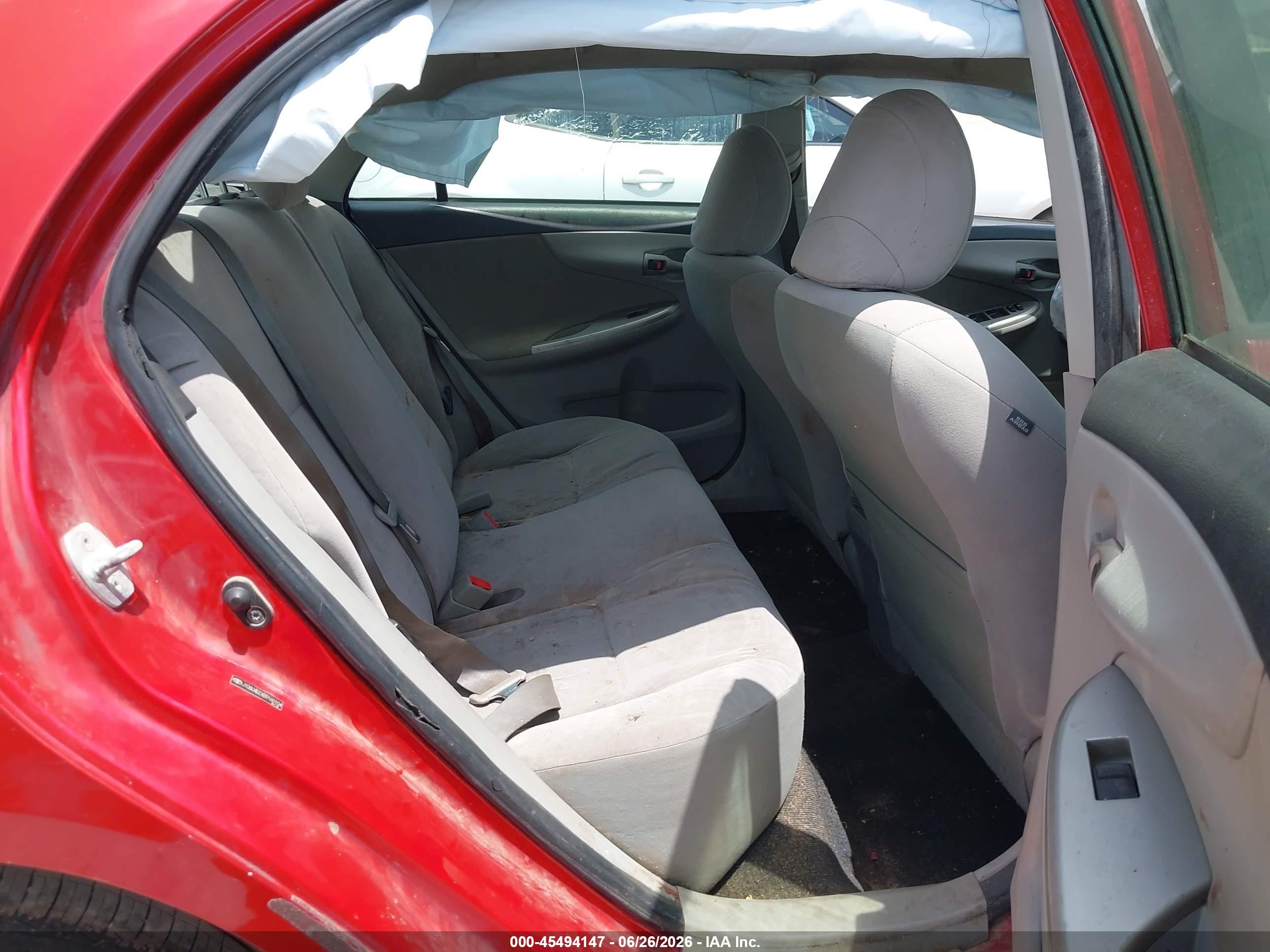 2011 Toyota Corolla Le Red vin: JTDBU4EEXB9160104