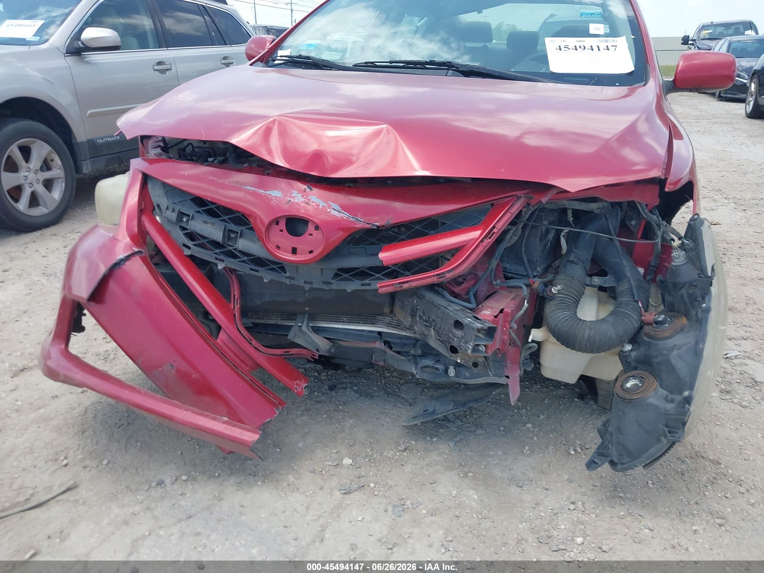 2011 Toyota Corolla Le Red vin: JTDBU4EEXB9160104