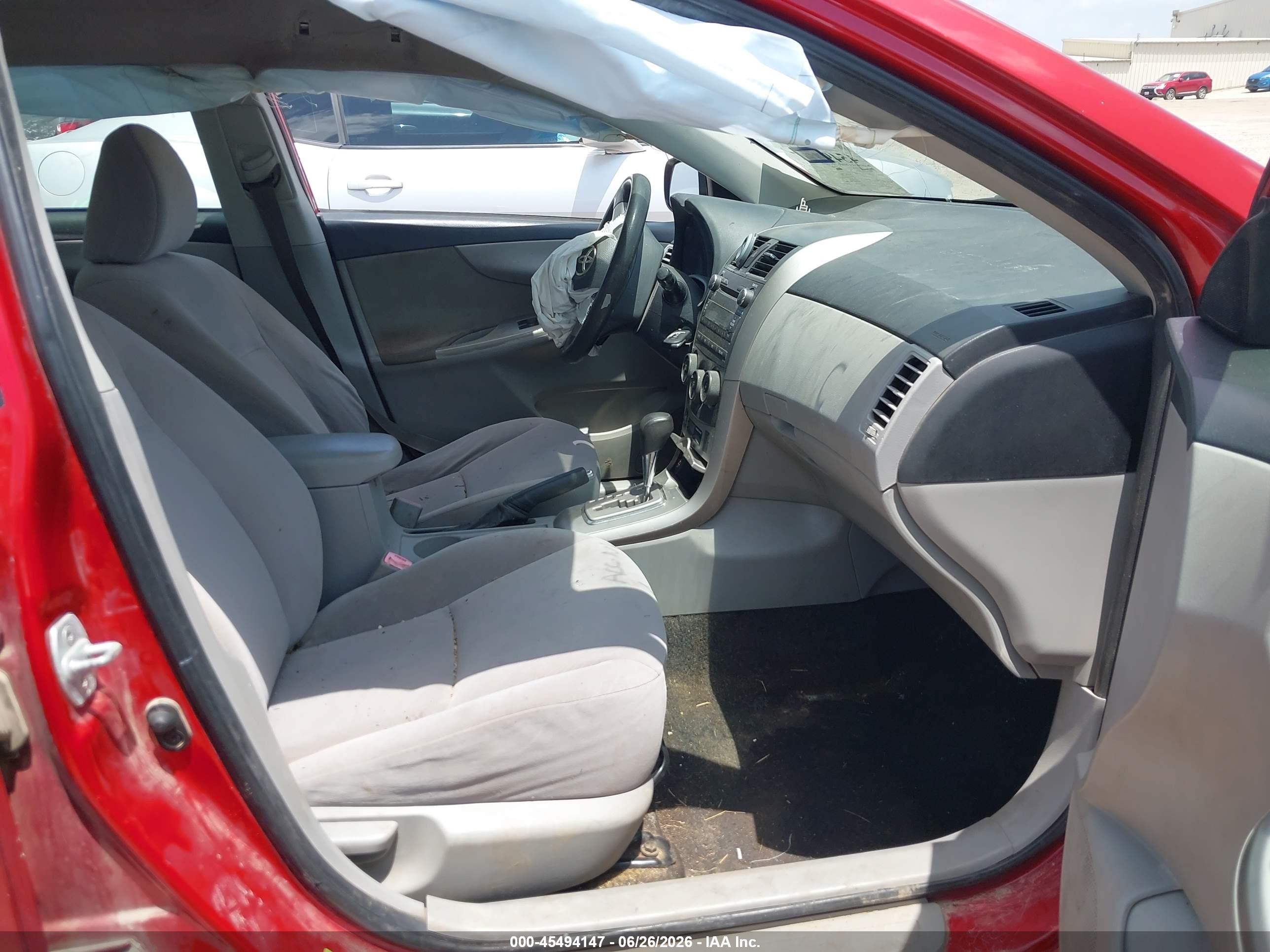2011 Toyota Corolla Le Red vin: JTDBU4EEXB9160104