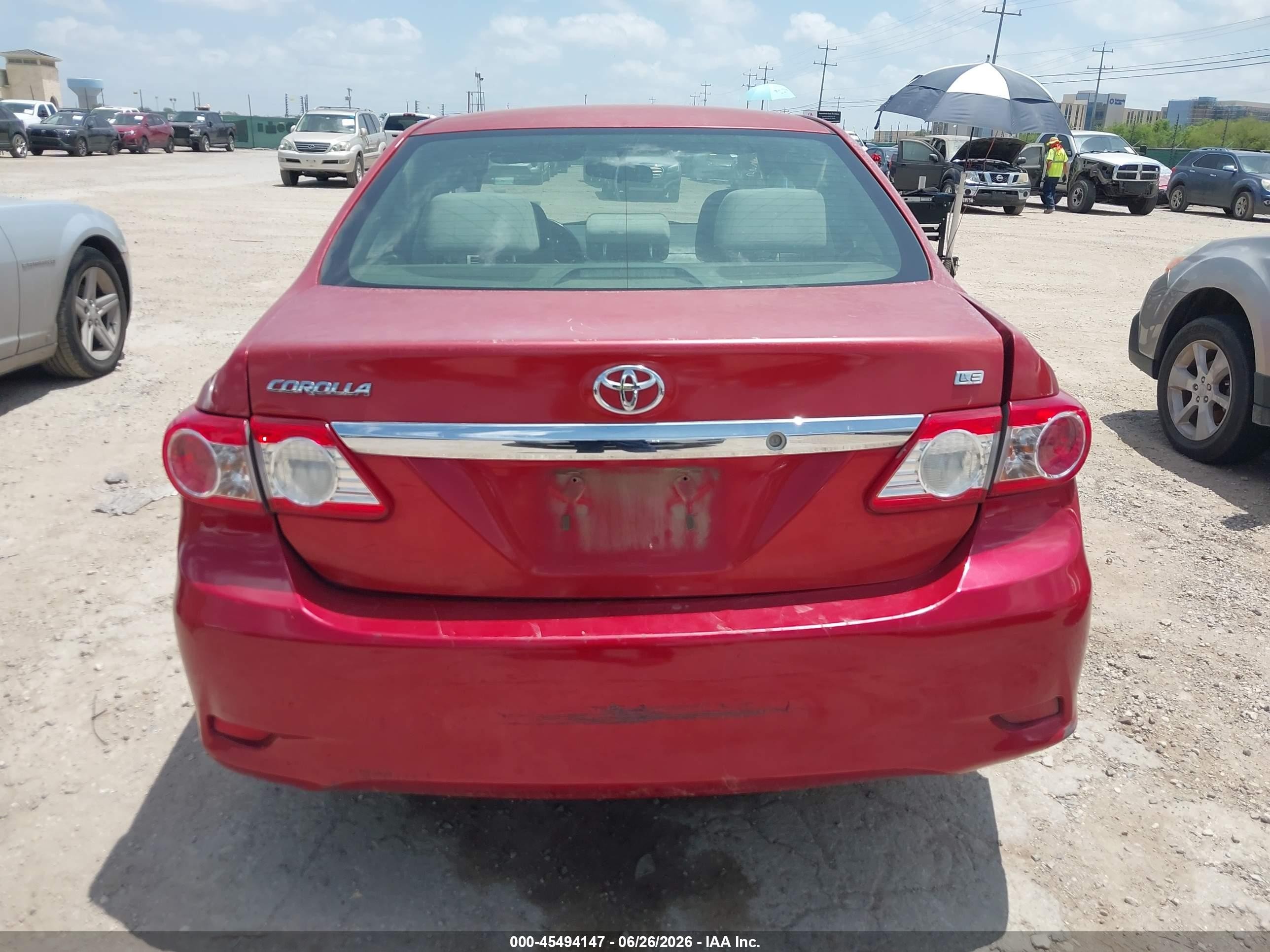 2011 Toyota Corolla Le Red vin: JTDBU4EEXB9160104
