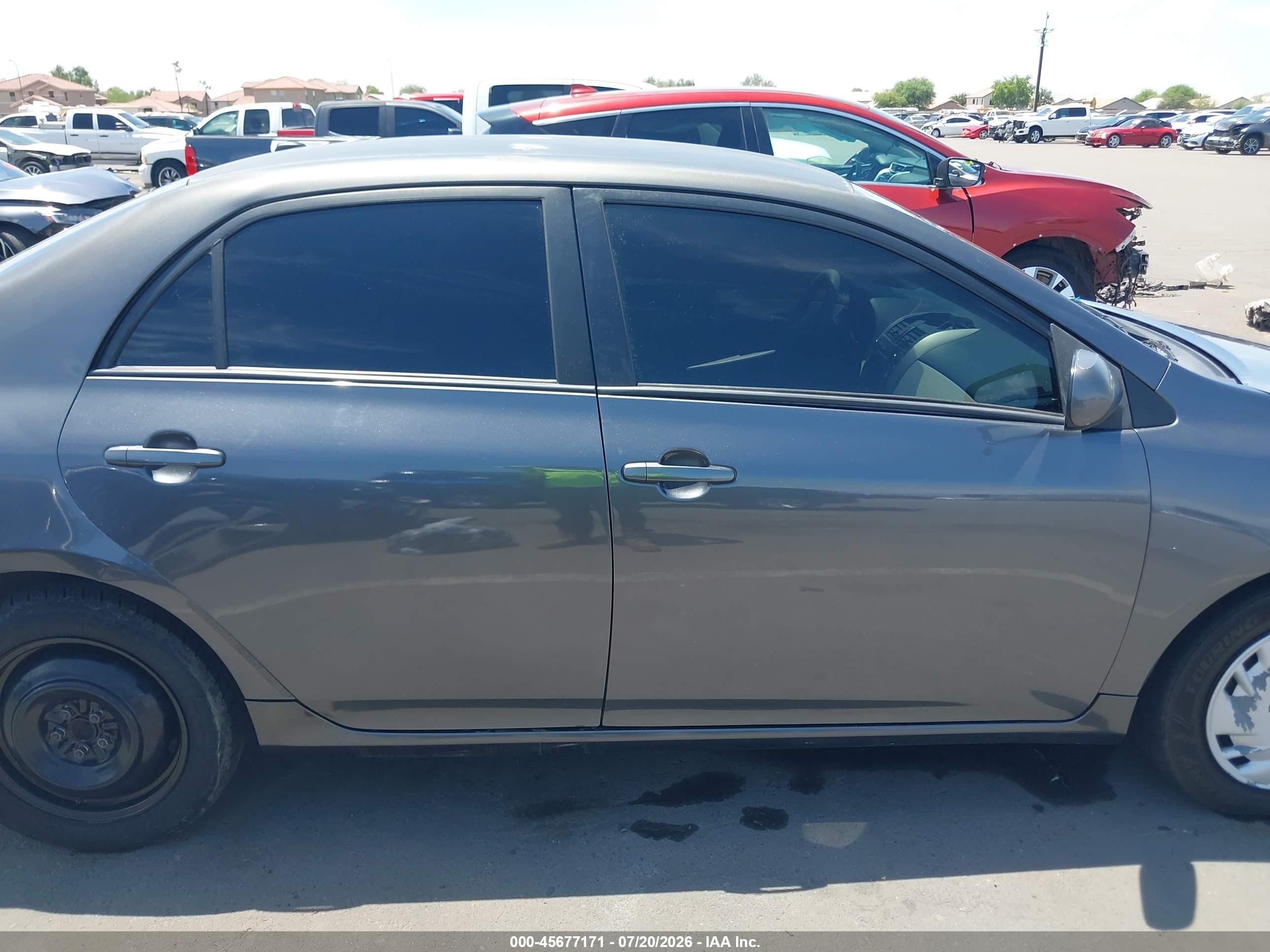 2011 Toyota Corolla Le Gray vin: JTDBU4EEXB9160975