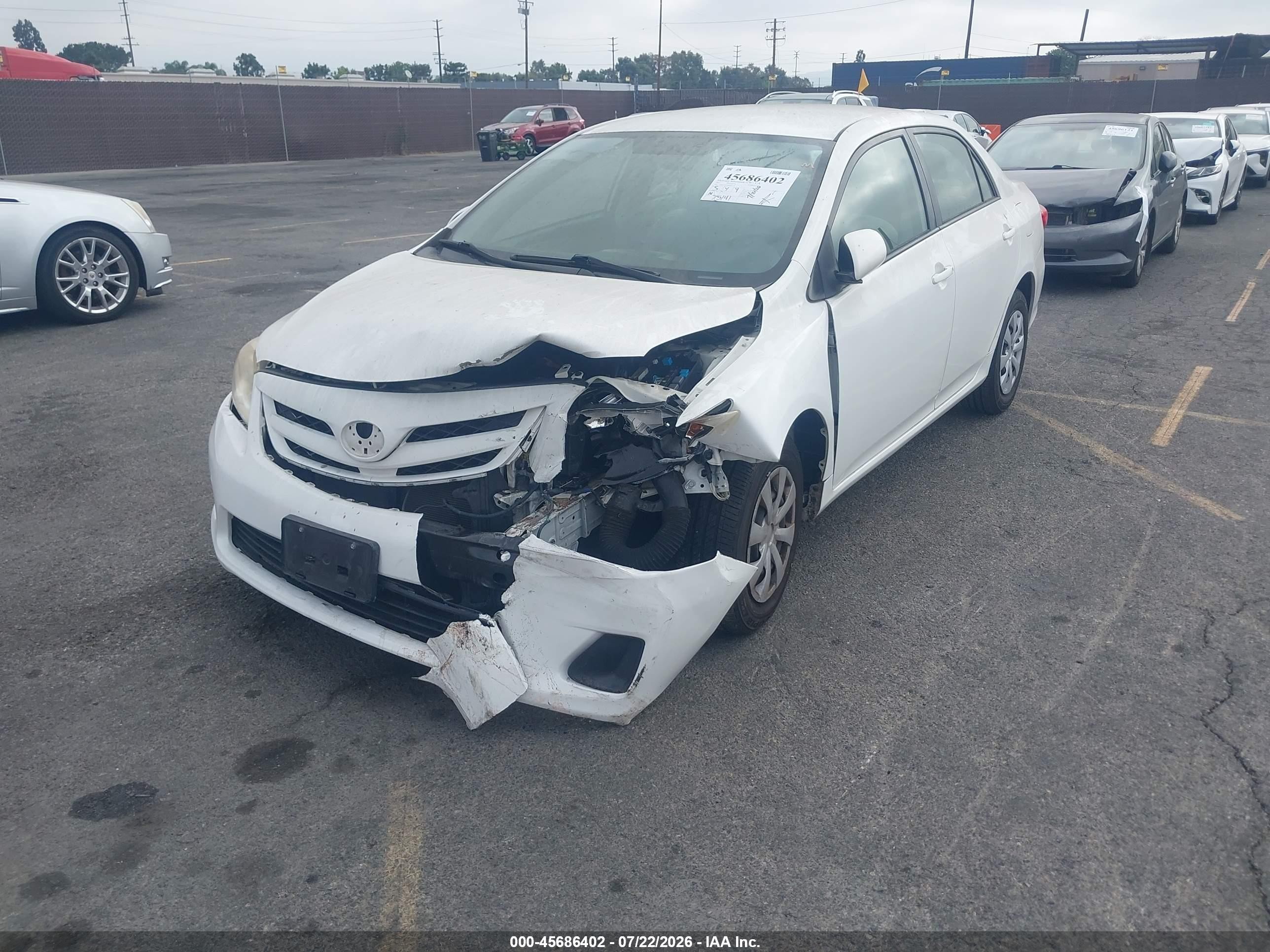 2011 Toyota Corolla Le White vin: JTDBU4EEXB9161236