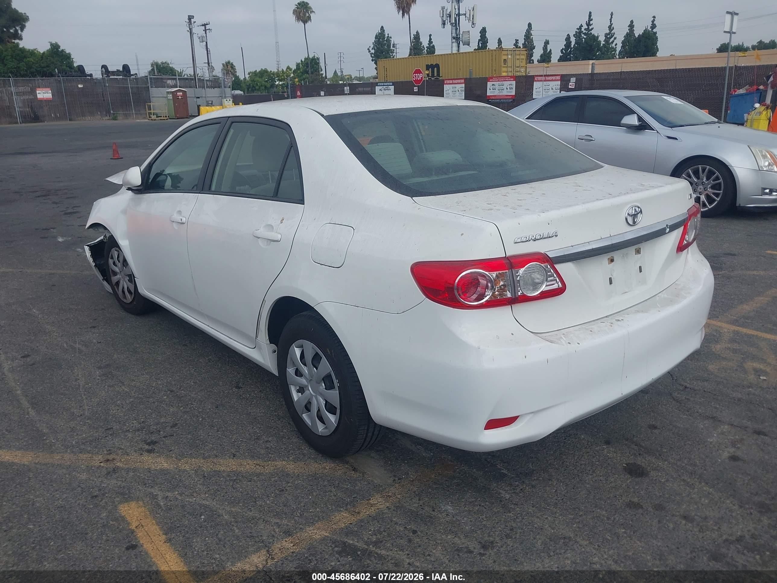 2011 Toyota Corolla Le White vin: JTDBU4EEXB9161236