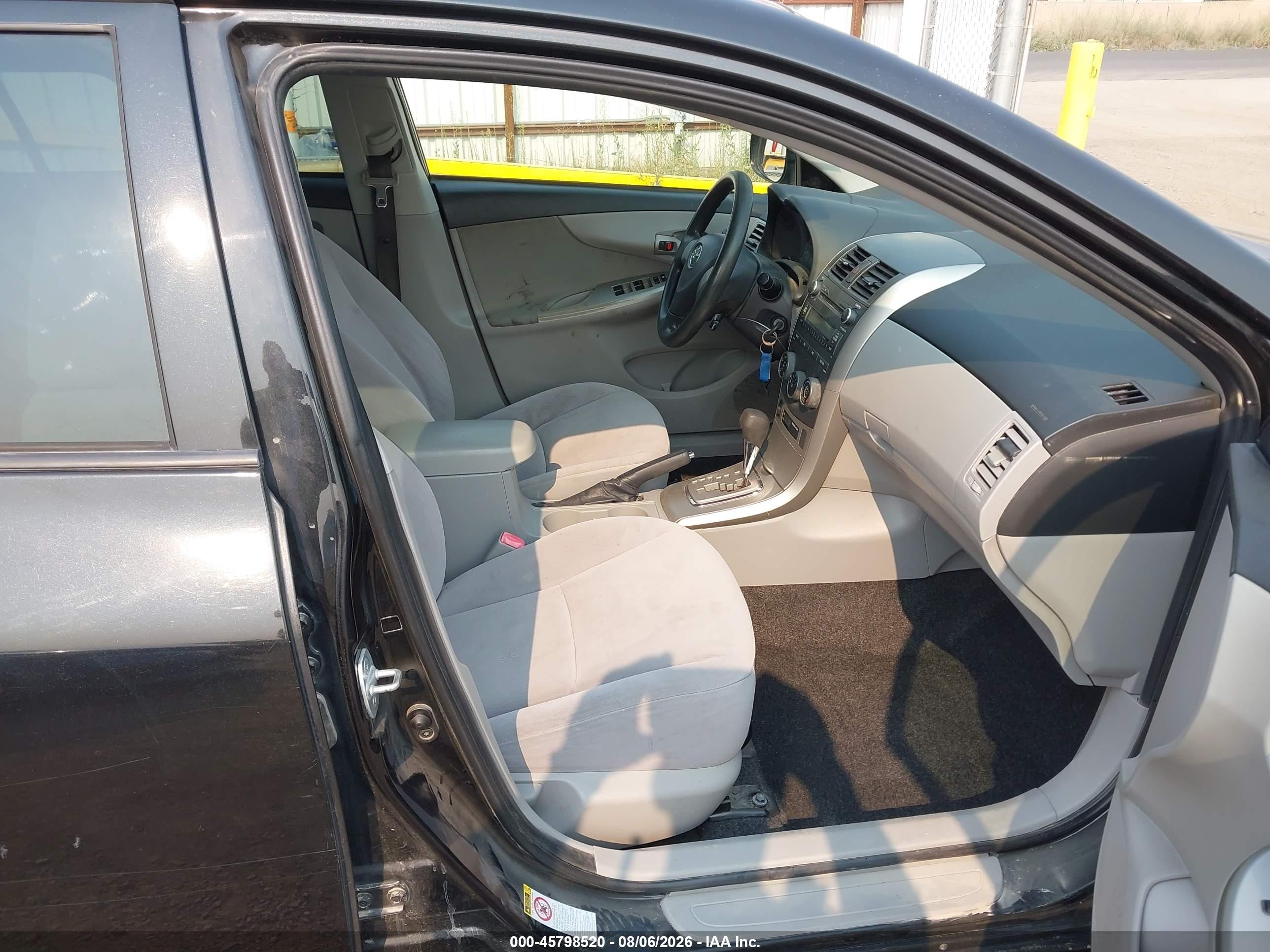 2011 Toyota Corolla Le Black vin: JTDBU4EEXB9164072