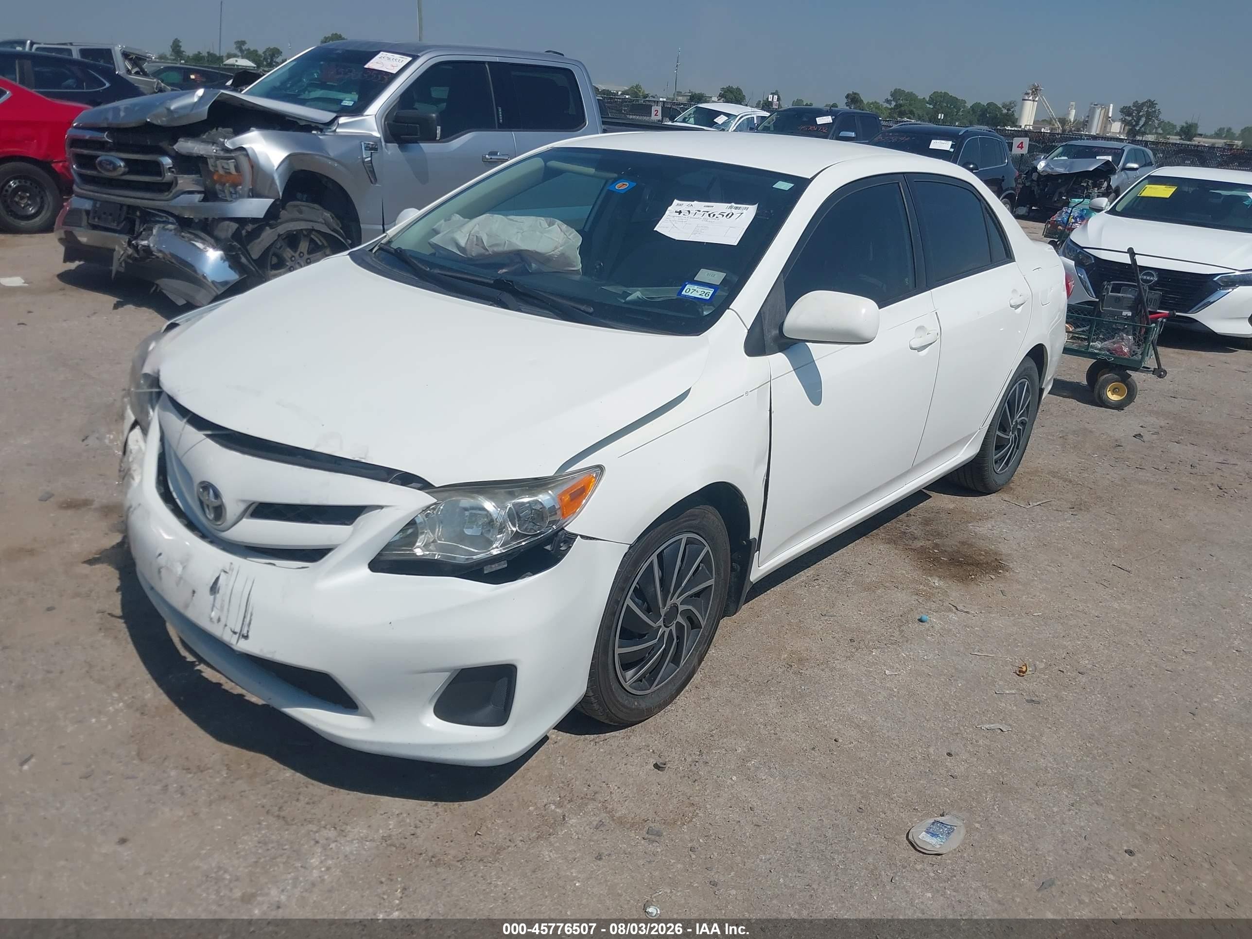 2011 Toyota Corolla Le White vin: JTDBU4EEXBJ099965