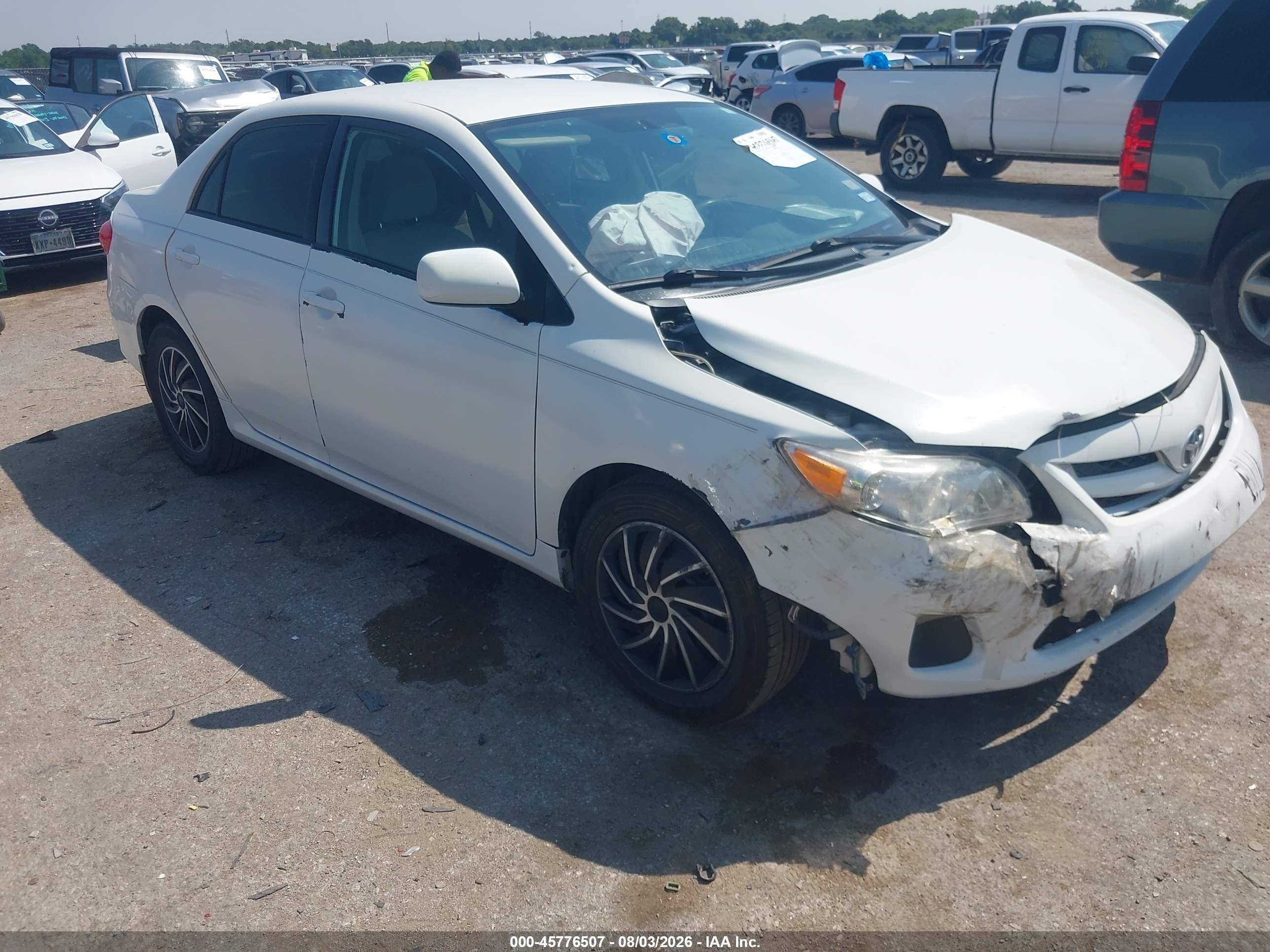 2011 Toyota Corolla Le White vin: JTDBU4EEXBJ099965
