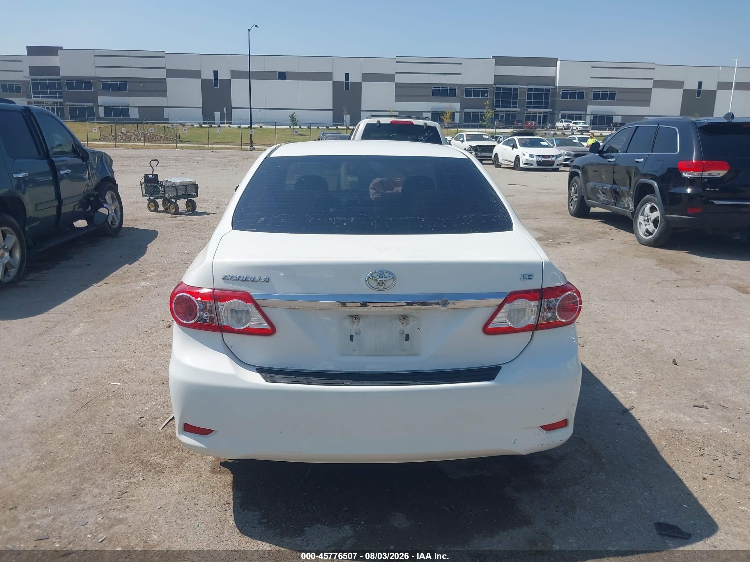 2011 Toyota Corolla Le White vin: JTDBU4EEXBJ099965