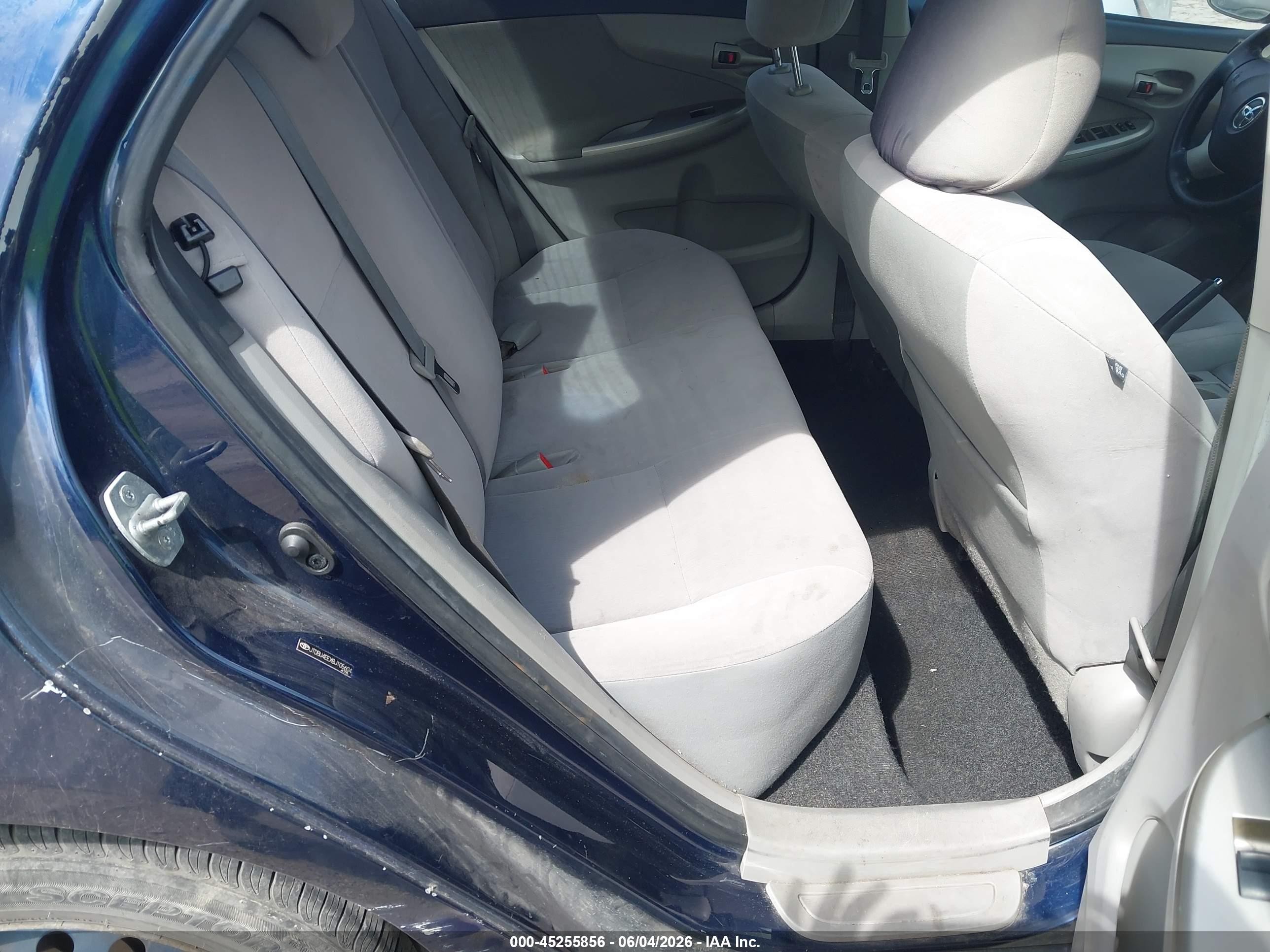 2011 Toyota Corolla Le Blue vin: JTDBU4EEXBJ105604