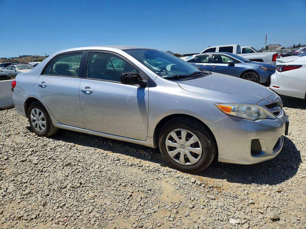2011 Toyota Corolla Le Silver vin: JTDBU4EEXBJ105702