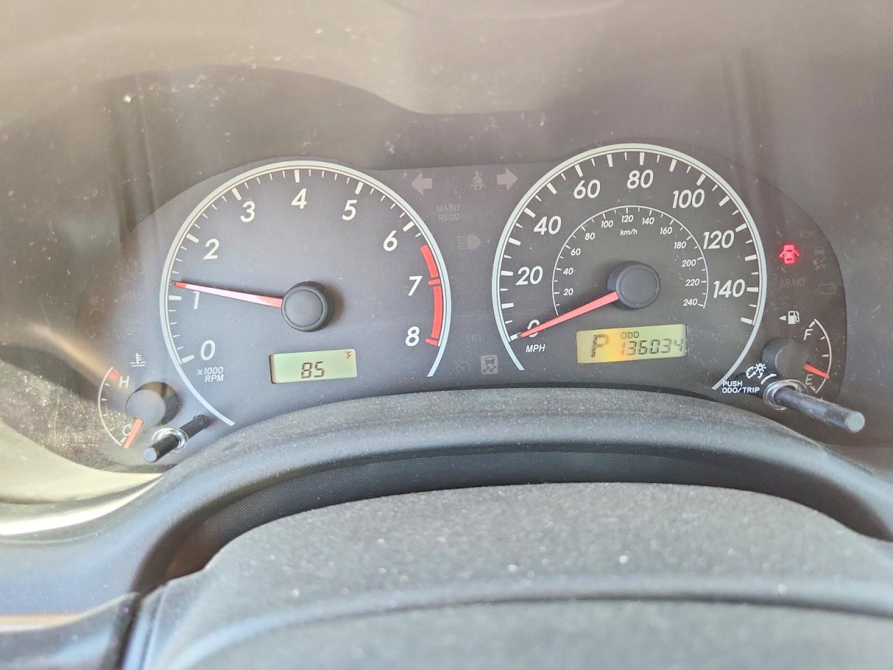 2011 Toyota Corolla Le Silver vin: JTDBU4EEXBJ105702