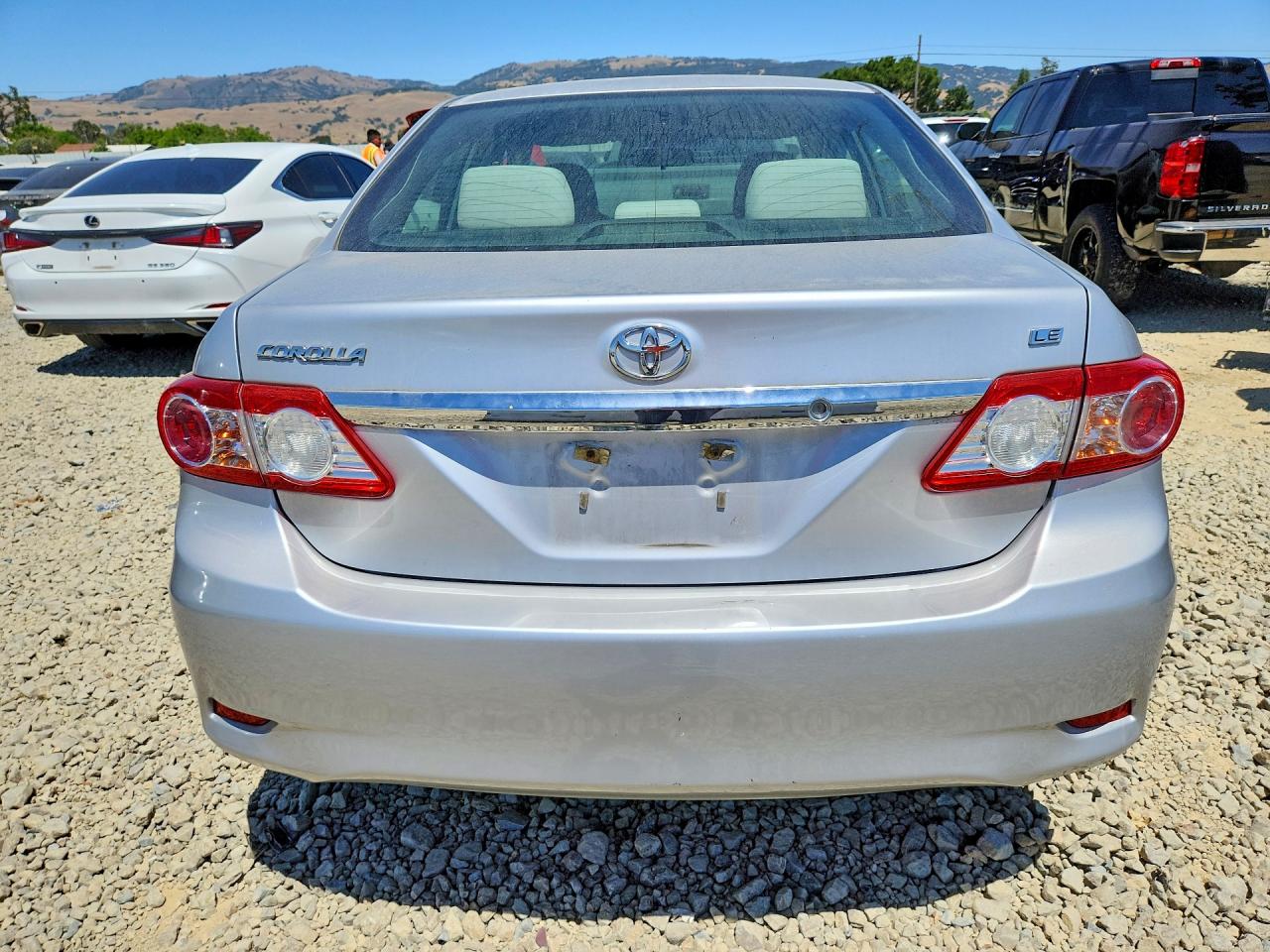2011 Toyota Corolla Le Silver vin: JTDBU4EEXBJ105702