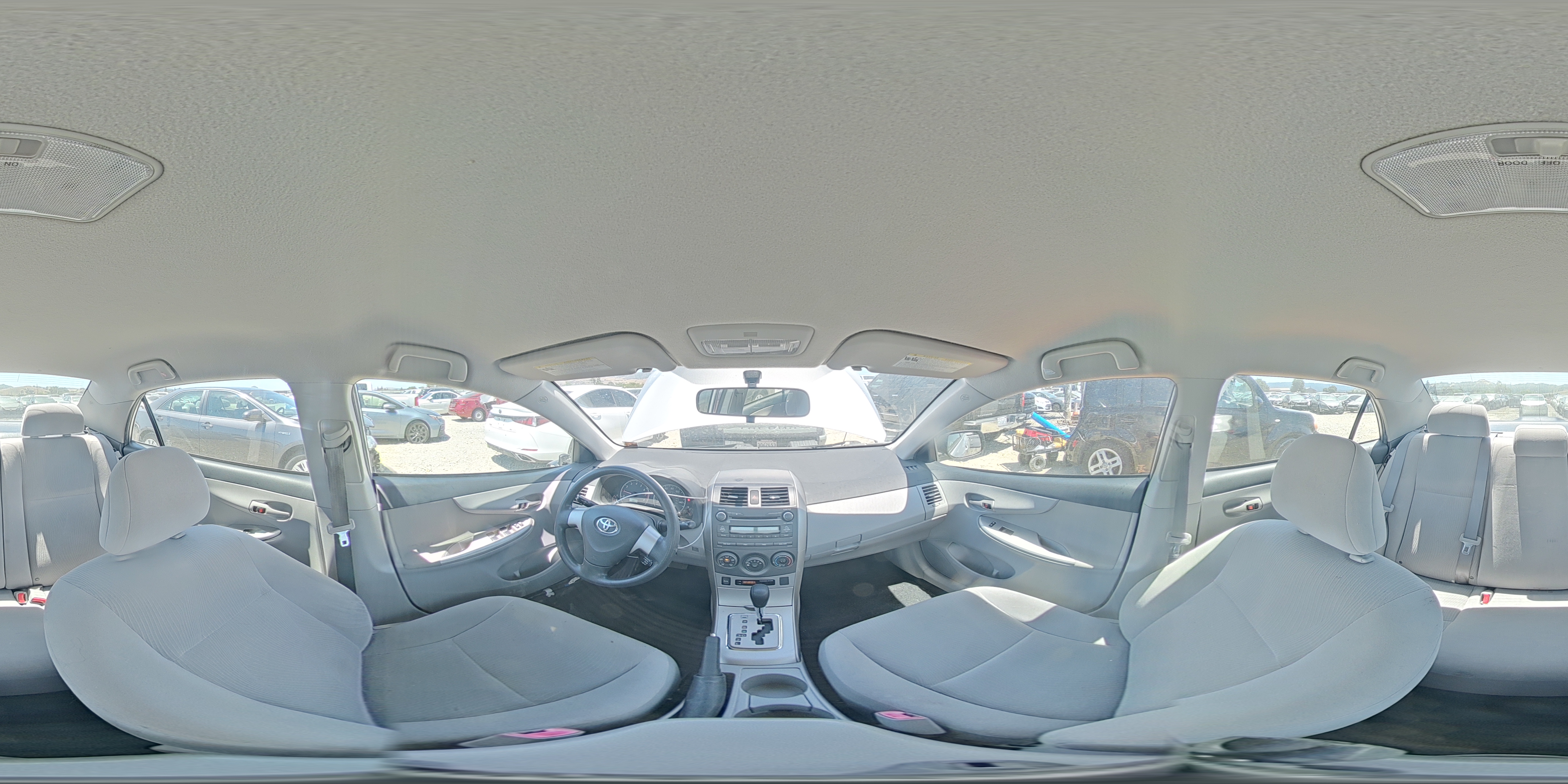 2011 Toyota Corolla Le Silver vin: JTDBU4EEXBJ105702