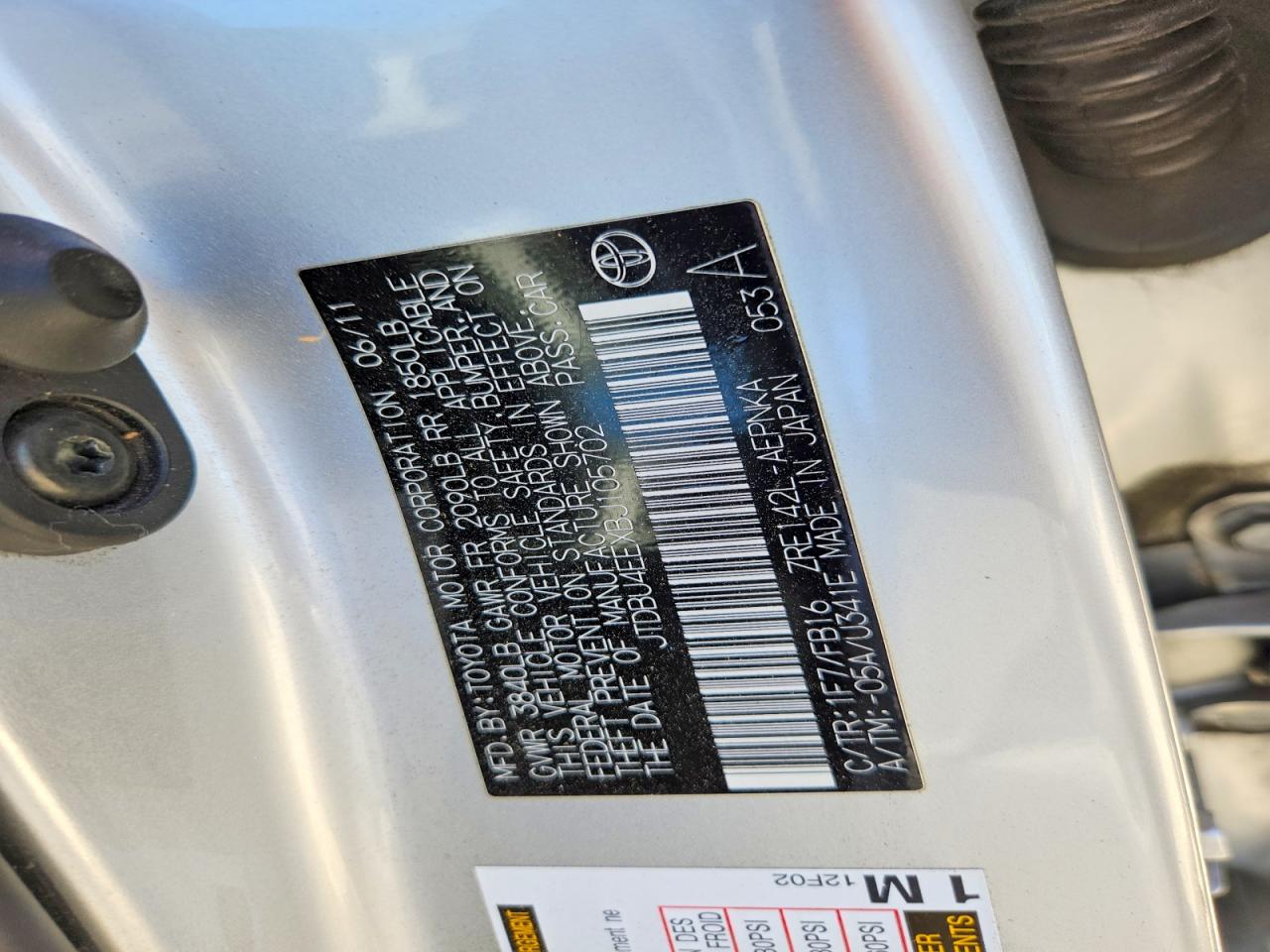 2011 Toyota Corolla Le Silver vin: JTDBU4EEXBJ105702
