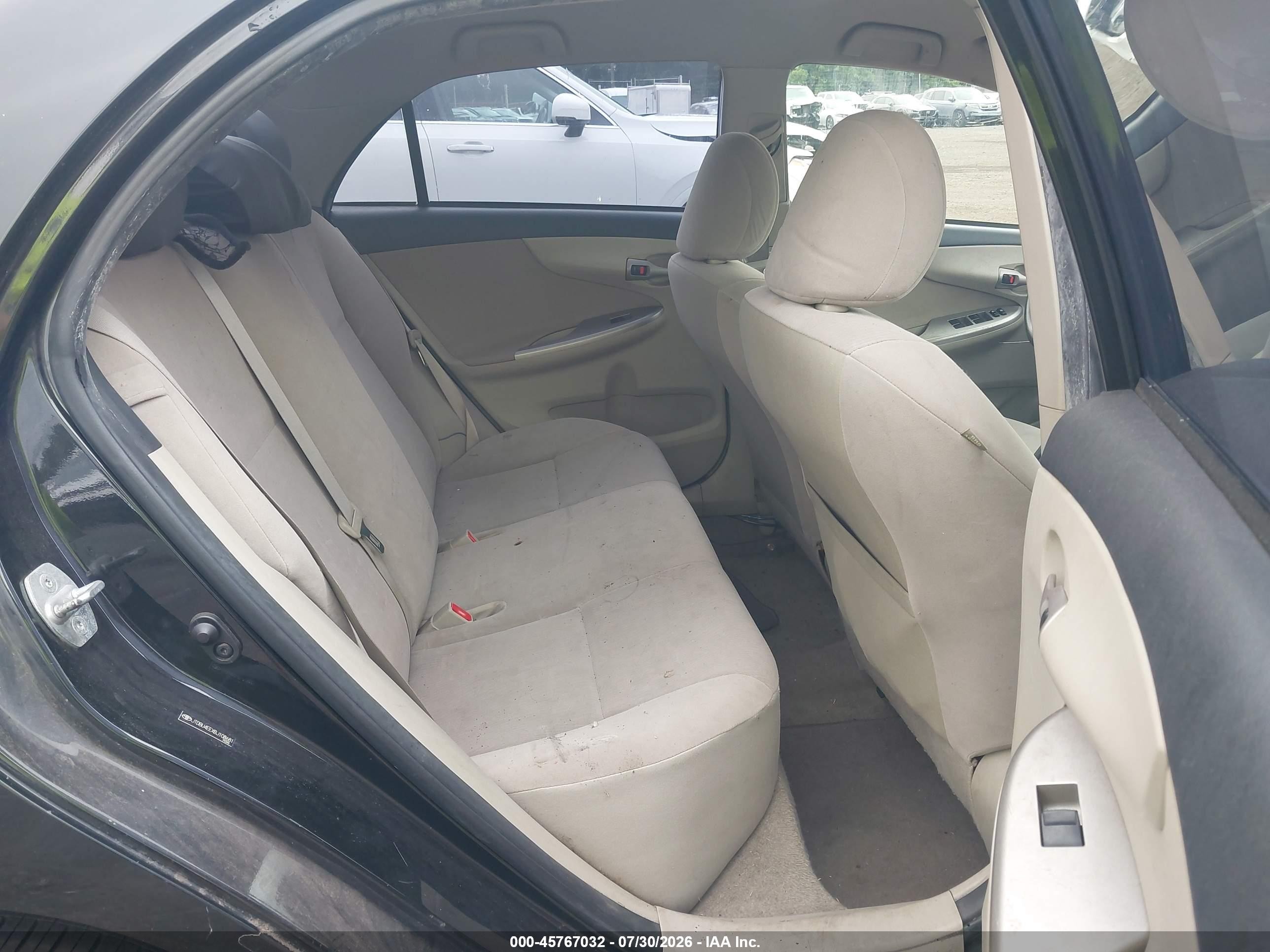 2011 Toyota Corolla Le Black vin: JTDBU4EEXBJ108681