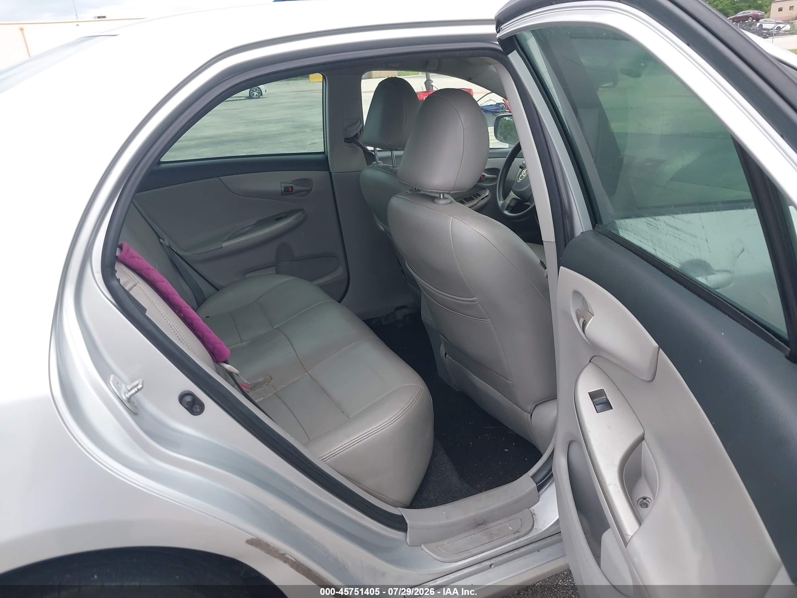 2012 Toyota Corolla Le Silver vin: JTDBU4EEXC9172903
