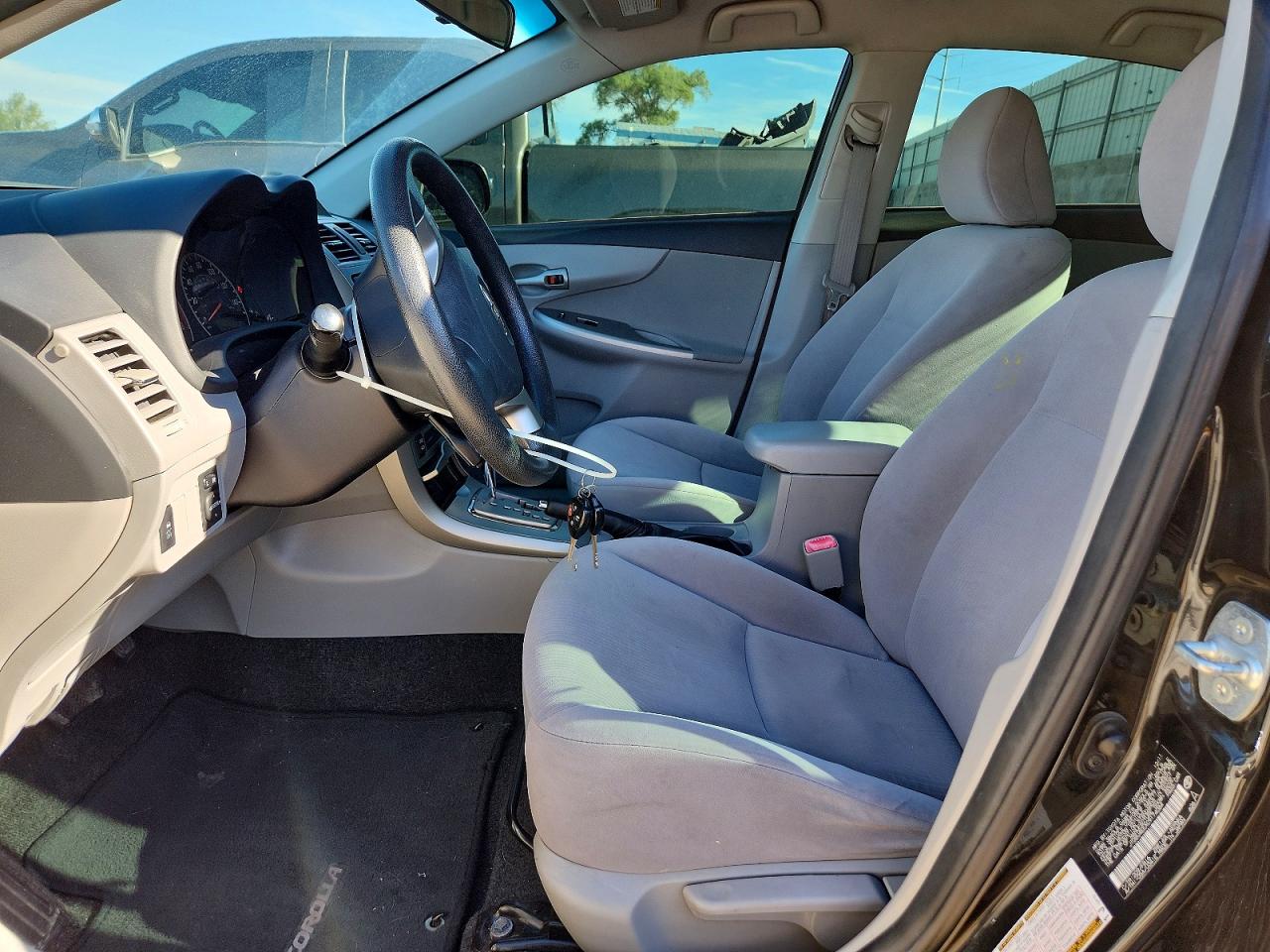 2012 Toyota Corolla Le Black vin: JTDBU4EEXC9174084