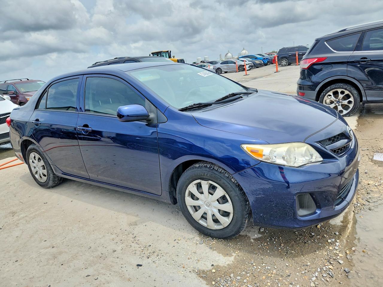 2013 Toyota Corolla L Blue vin: JTDBU4EEXDJ118825