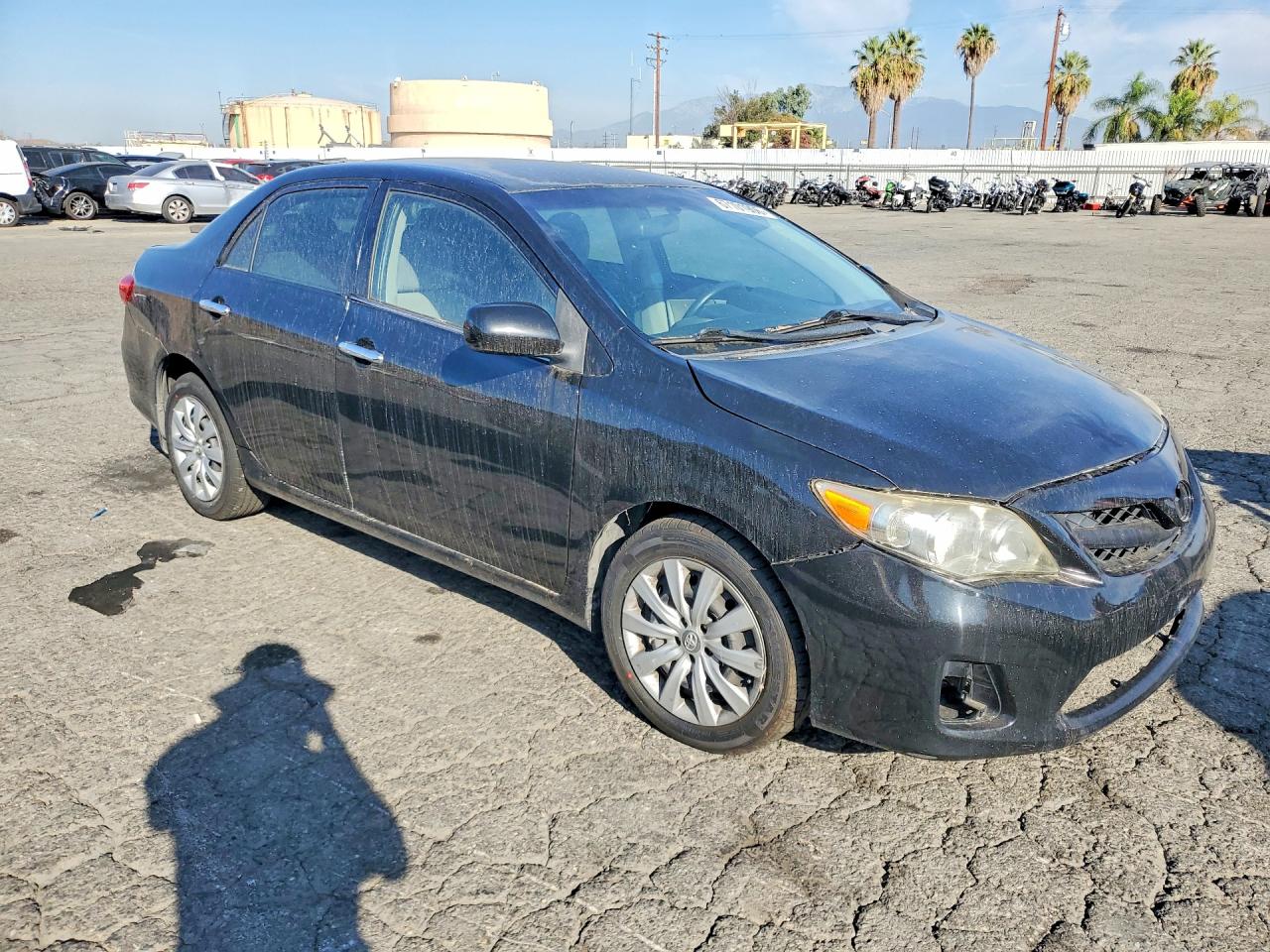 2013 Toyota Corolla Le Black vin: JTDBU4EEXDJ119392