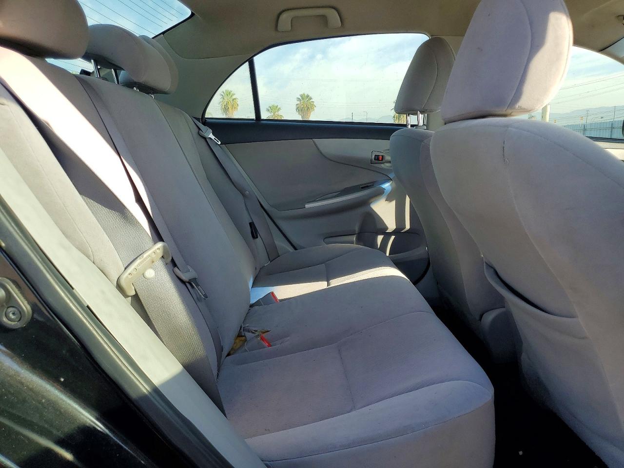 2013 Toyota Corolla Le Black vin: JTDBU4EEXDJ119392