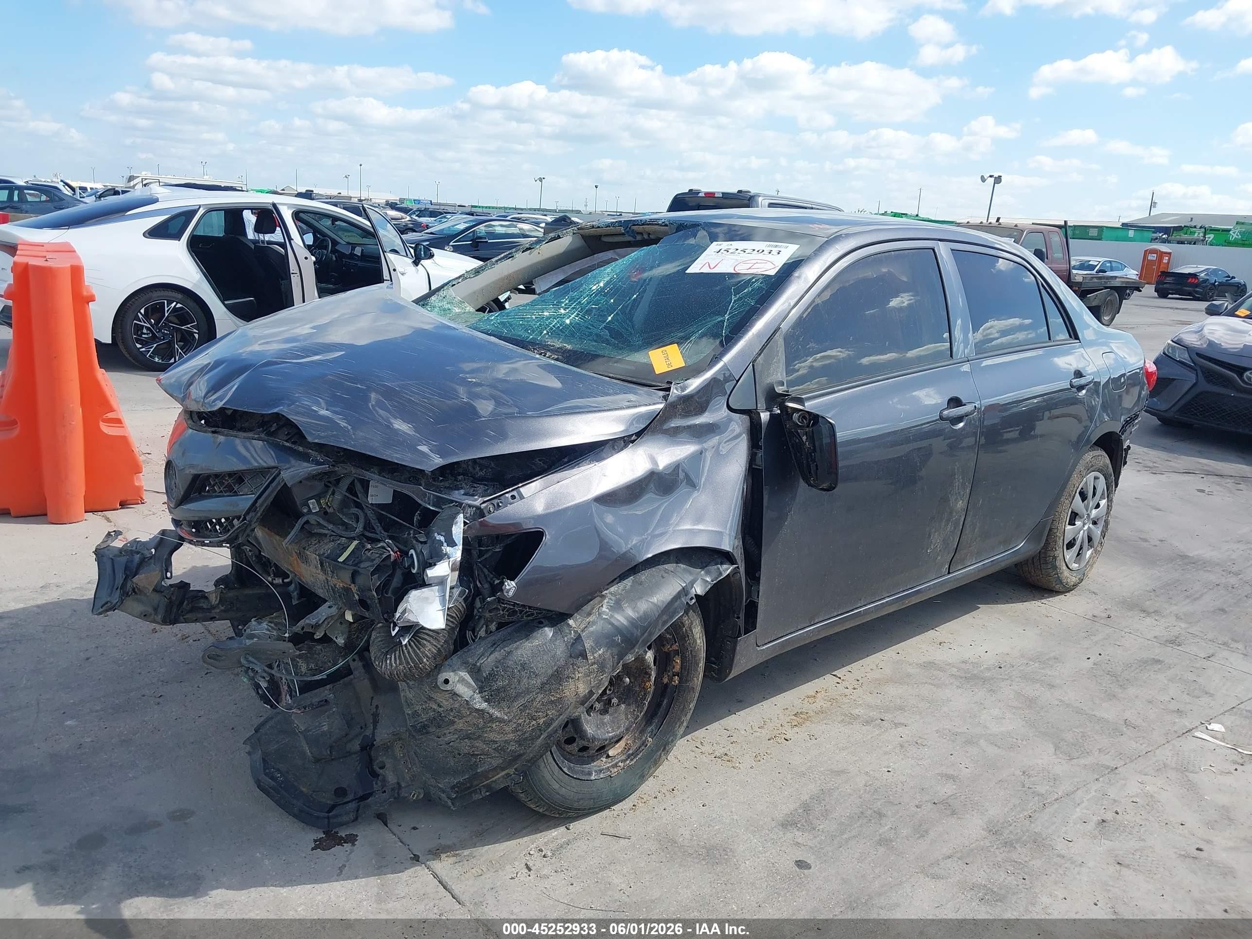 2013 Toyota Corolla L Gray vin: JTDBU4EEXDJ120526