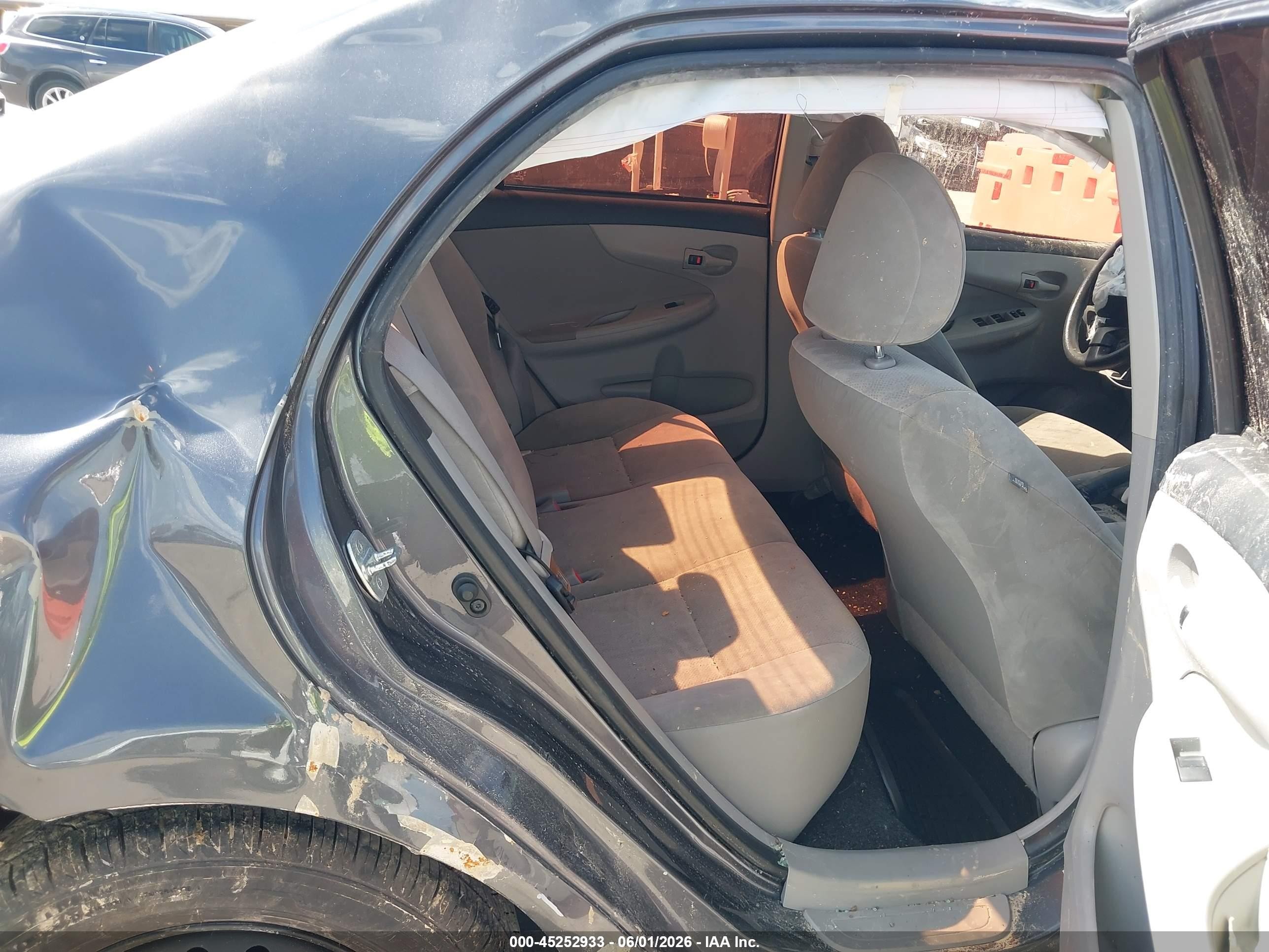 2013 Toyota Corolla L Gray vin: JTDBU4EEXDJ120526