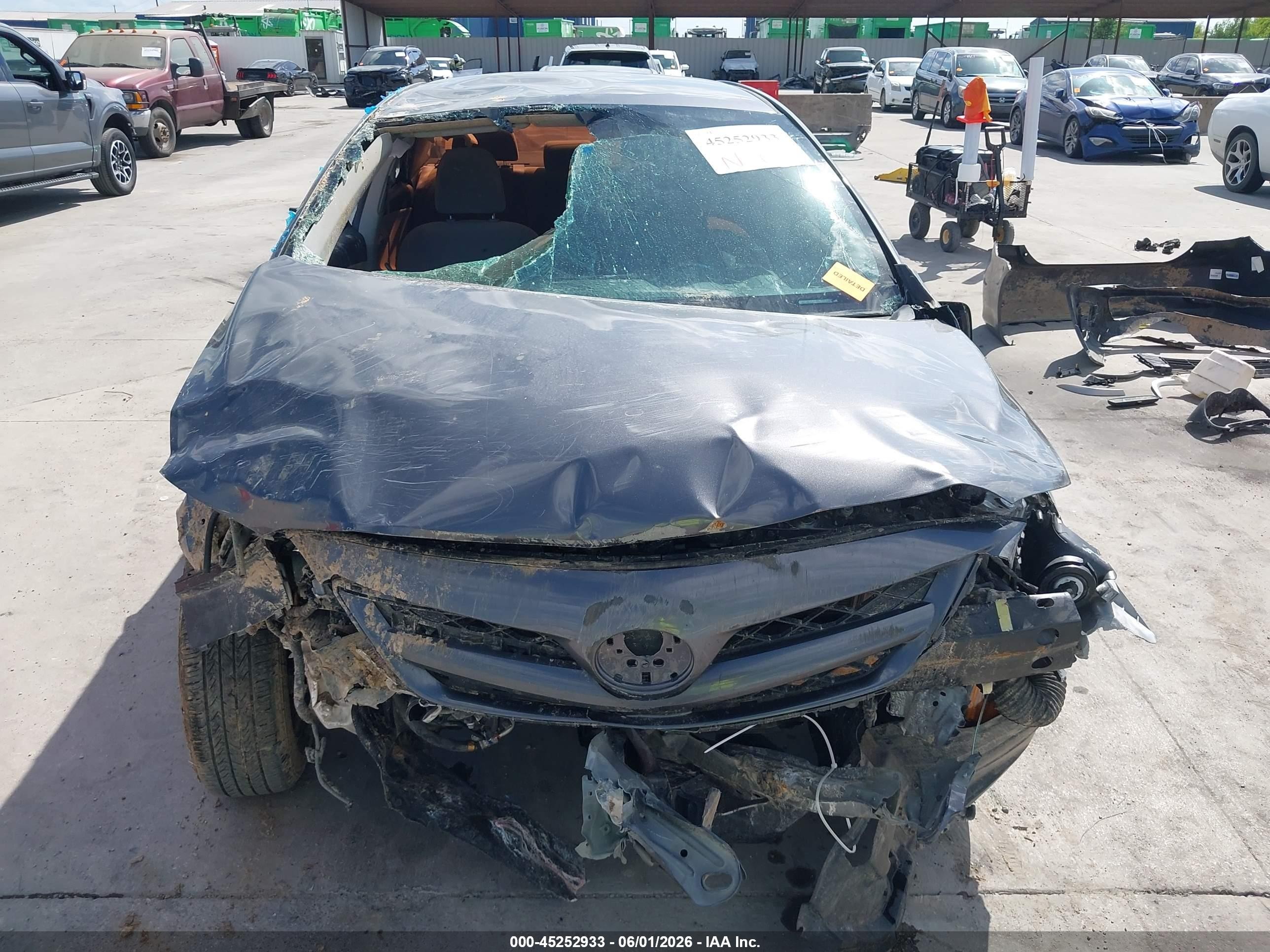 2013 Toyota Corolla L Gray vin: JTDBU4EEXDJ120526