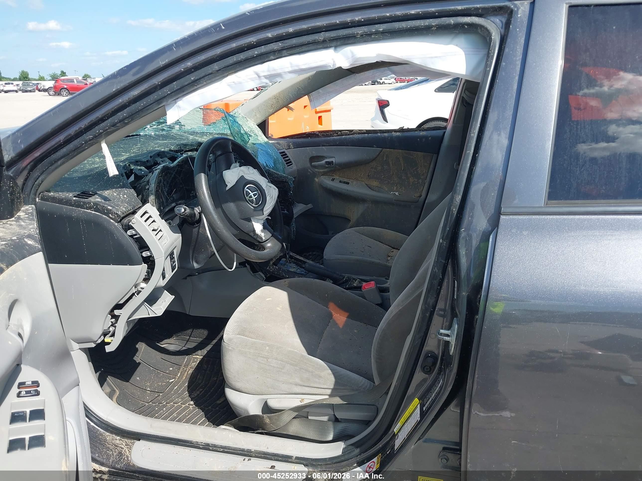2013 Toyota Corolla L Gray vin: JTDBU4EEXDJ120526