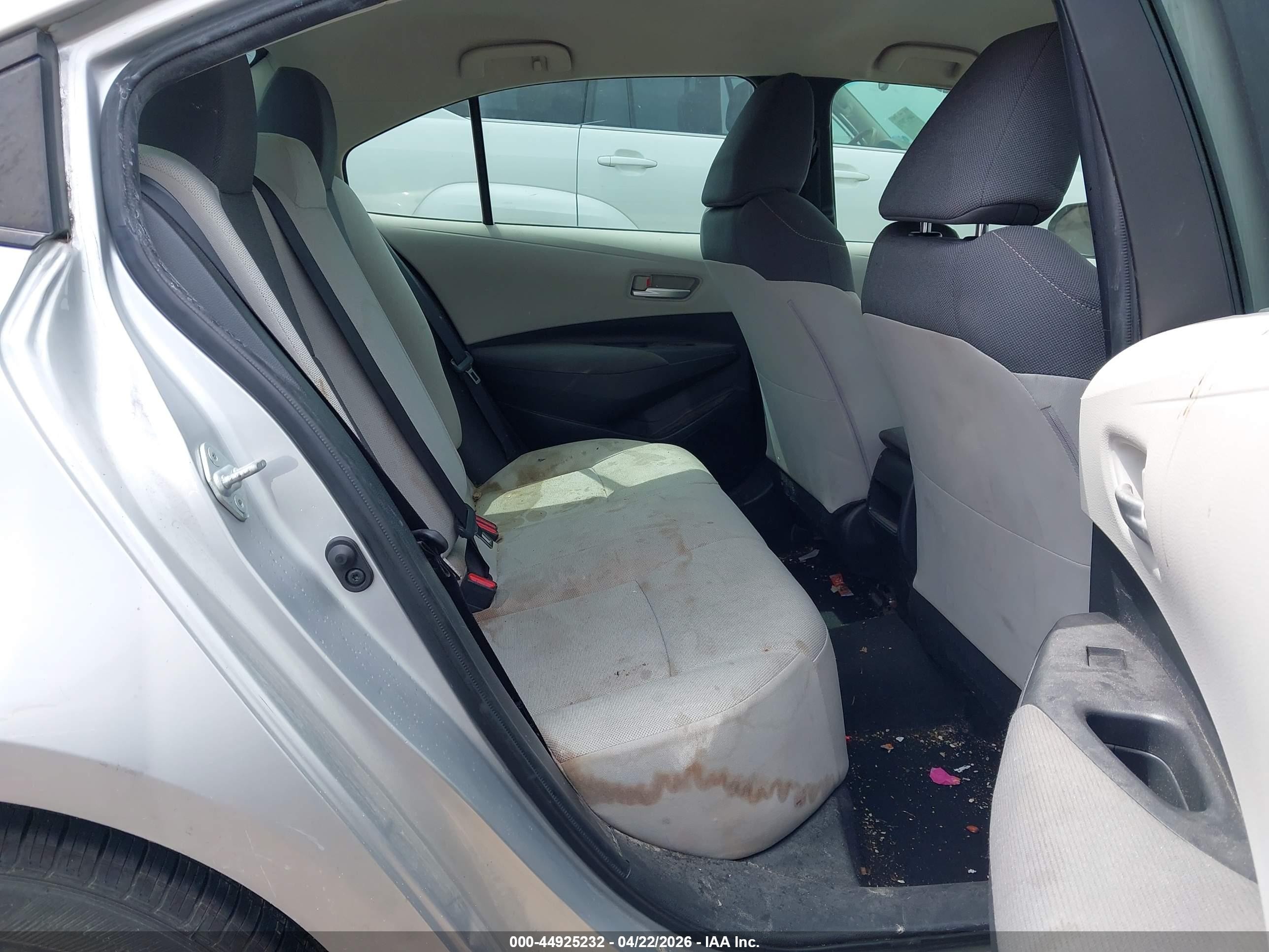 2020 Toyota Corolla L Silver vin: JTDDPRAE6LJ059077