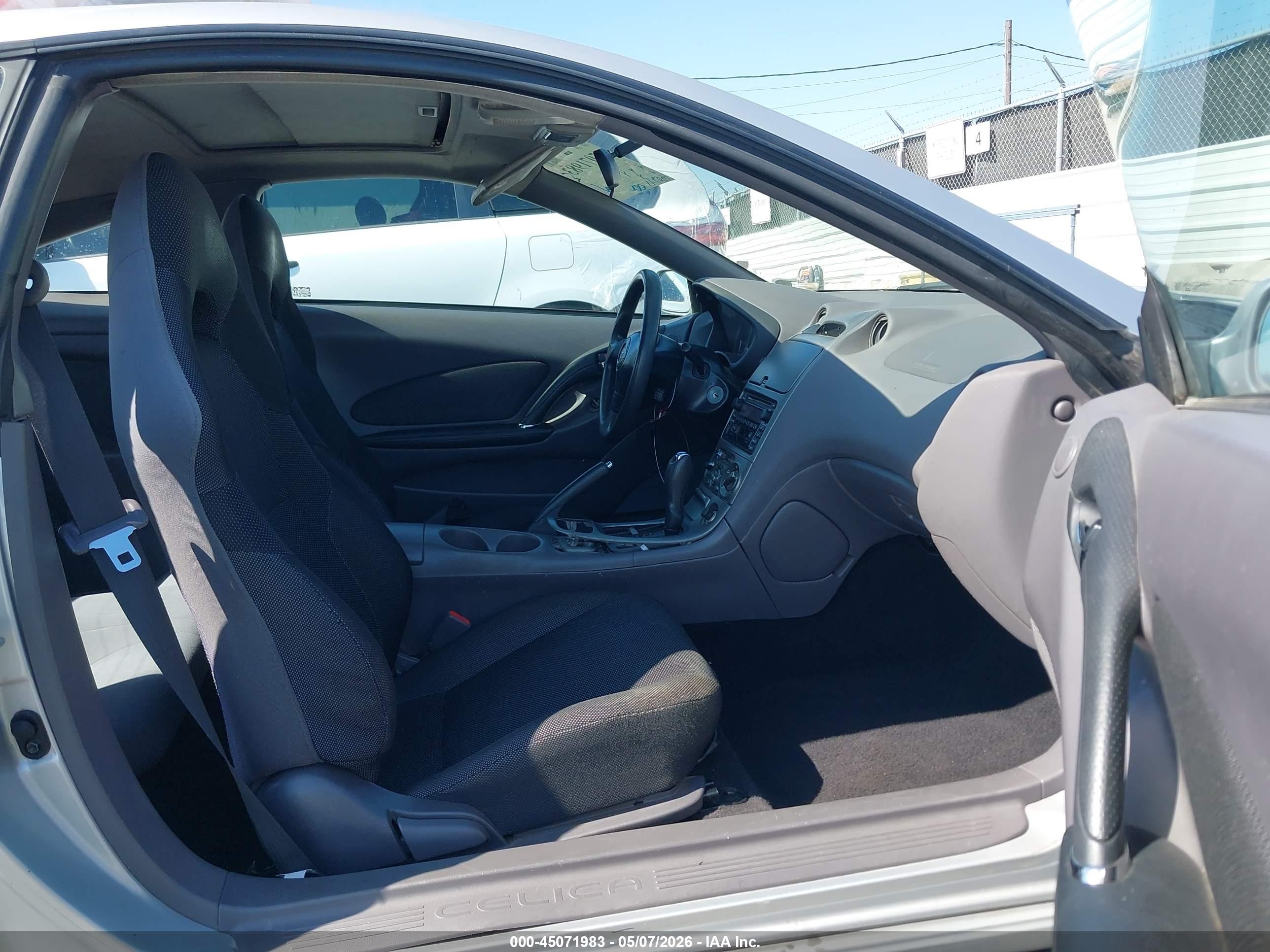 2000 Toyota Celica Gt Silver vin: JTDDR32T2Y0068988