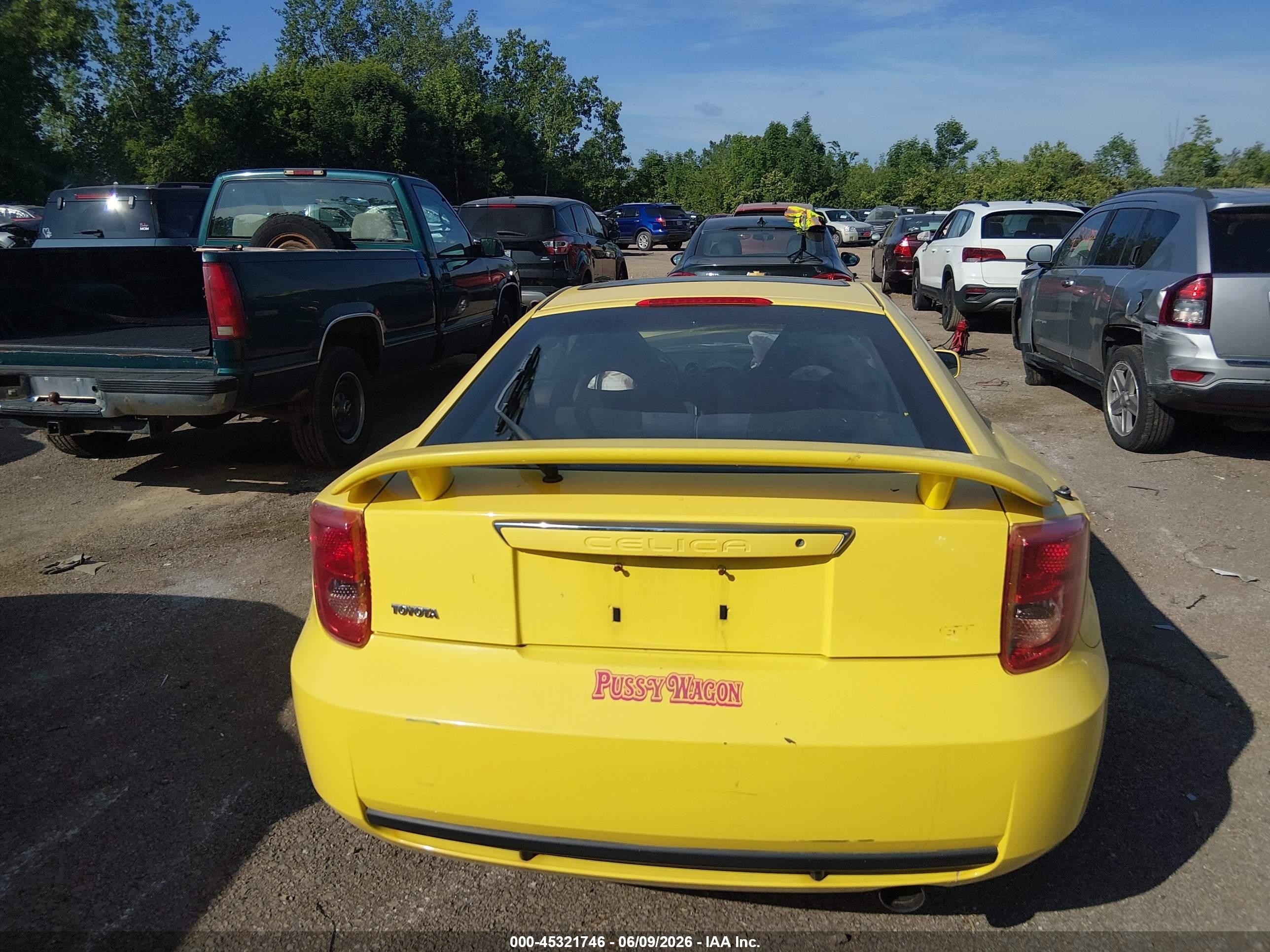 2003 Toyota Celica Gt Yellow vin: JTDDR32T330147661