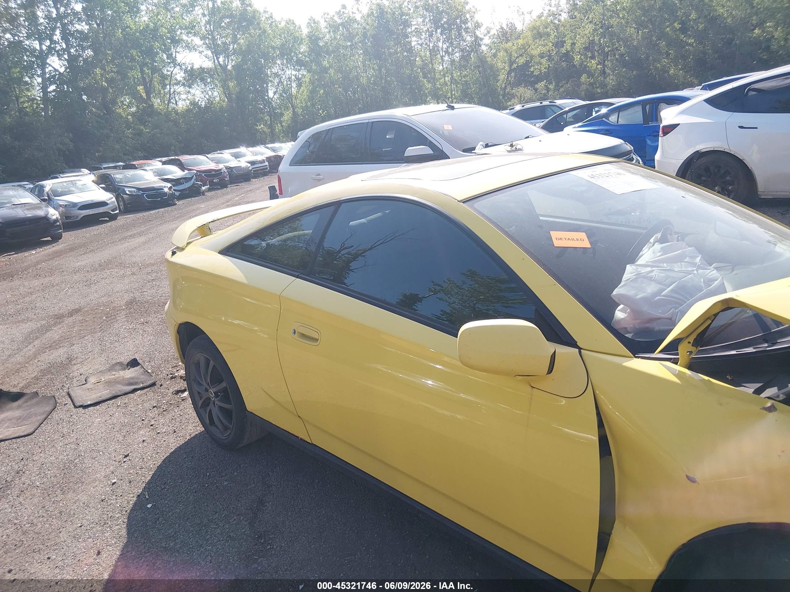 2003 Toyota Celica Gt Yellow vin: JTDDR32T330147661