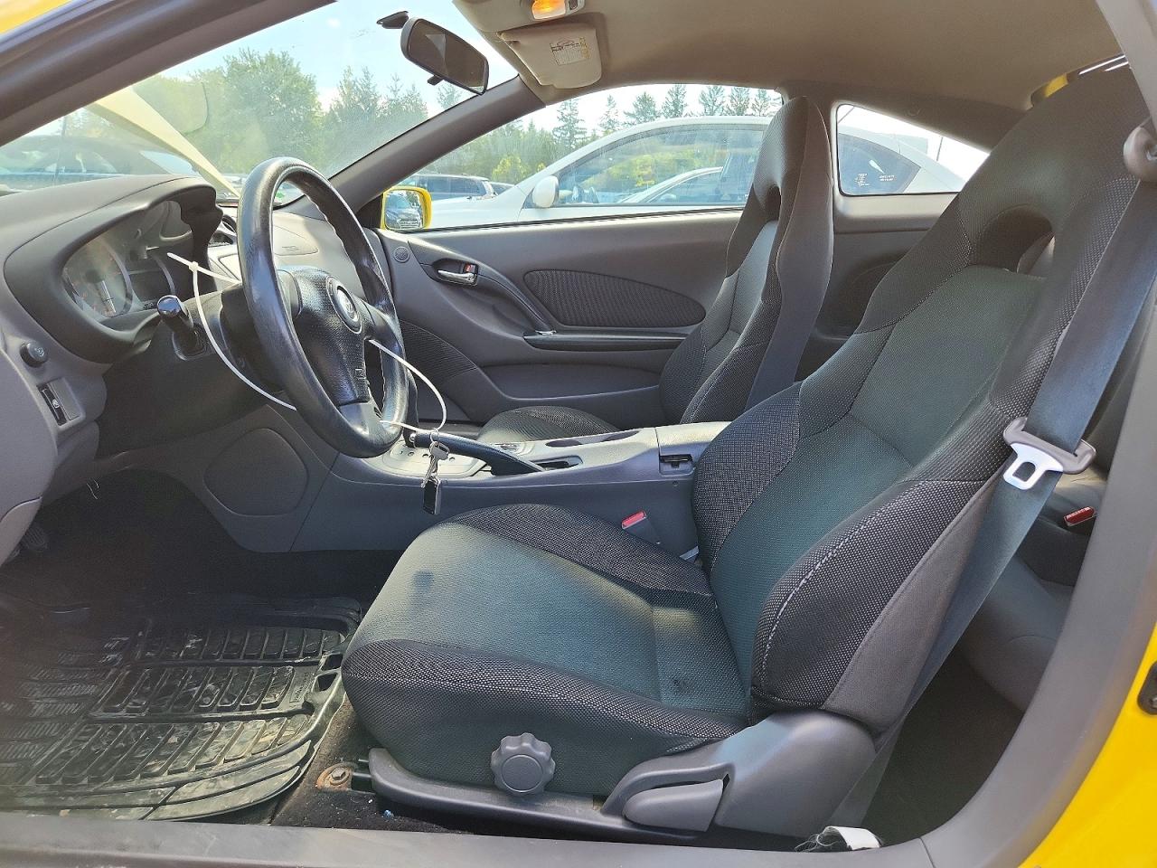 2002 Toyota Celica Gt Yellow vin: JTDDR32T520115406