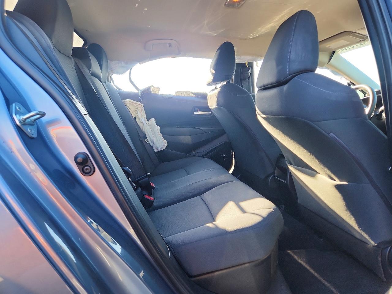 2021 Toyota Corolla Le Gray vin: JTDEAMDE0MJ007126