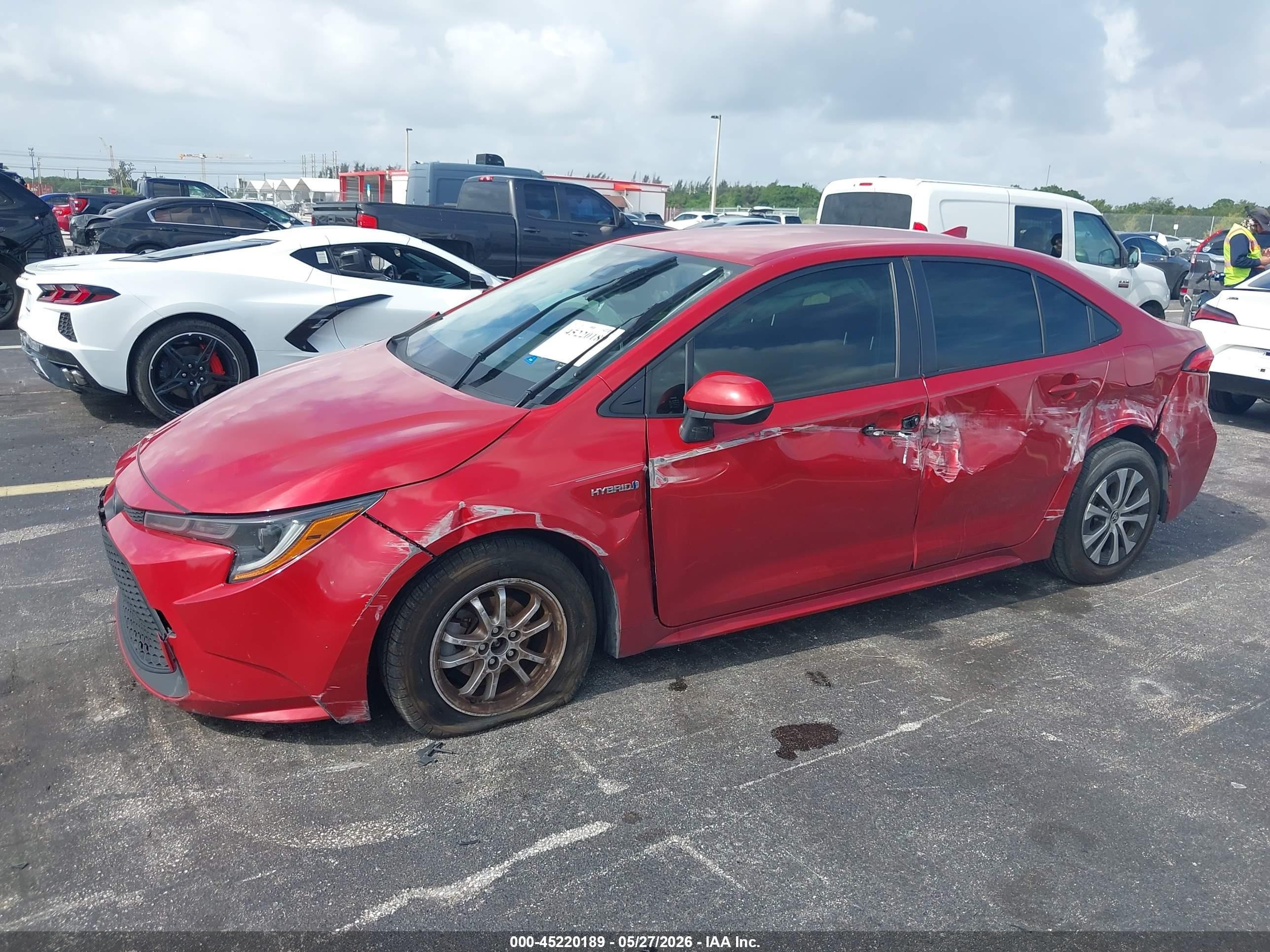 2021 Toyota Corolla Hybrid Le Красный vin: JTDEAMDE2MJ007421