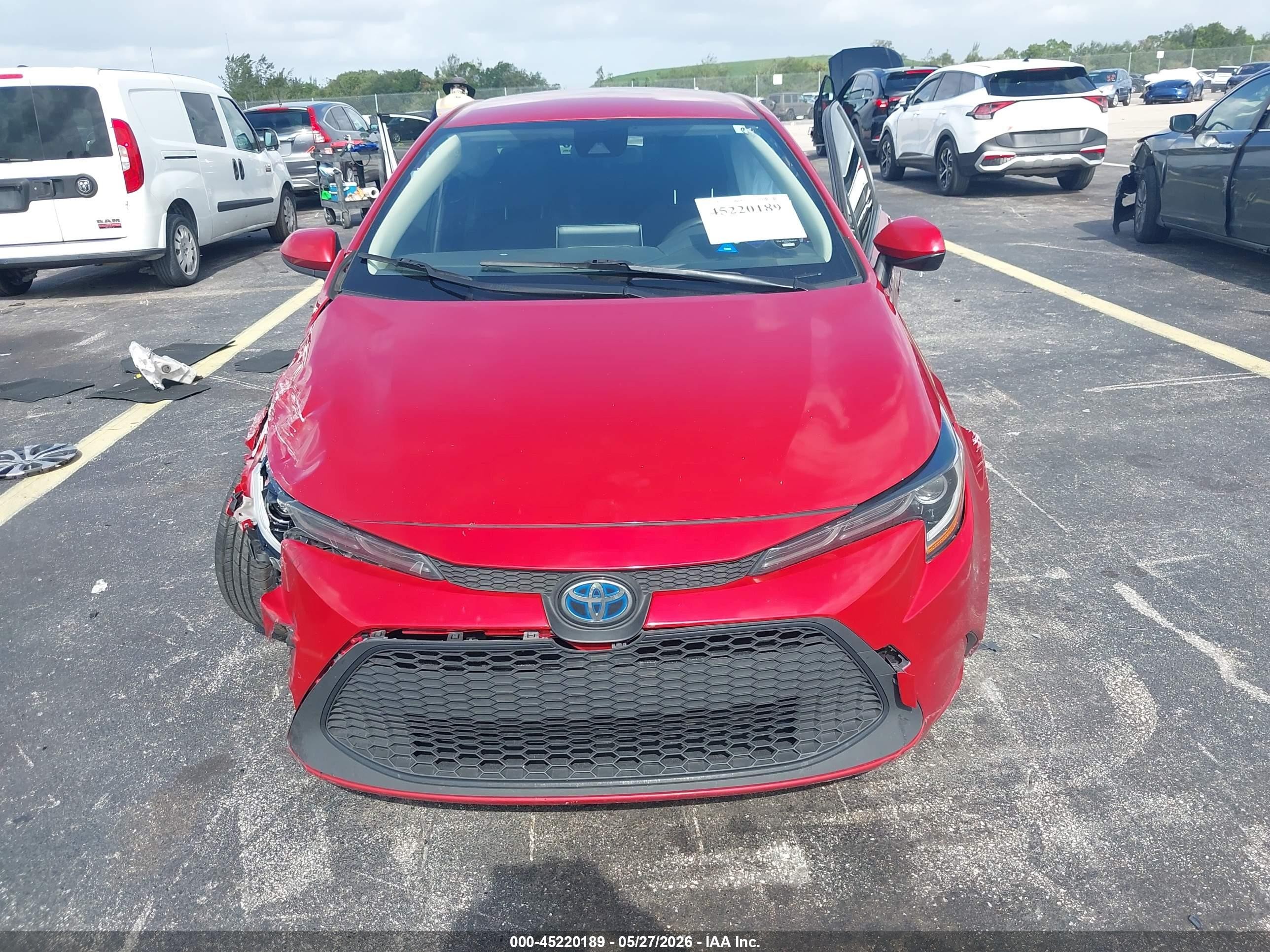 2021 Toyota Corolla Hybrid Le Красный vin: JTDEAMDE2MJ007421