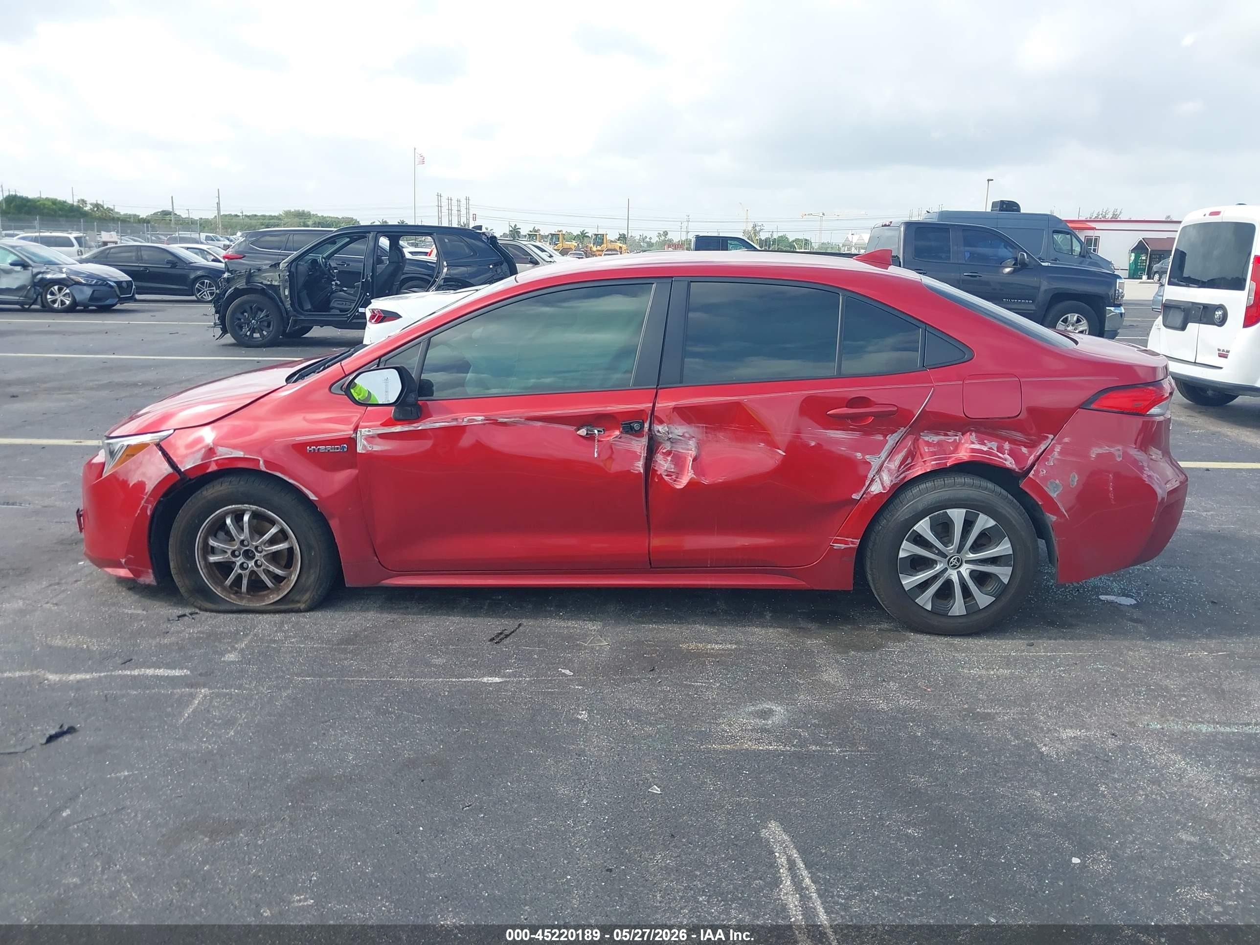 2021 Toyota Corolla Hybrid Le Красный vin: JTDEAMDE2MJ007421