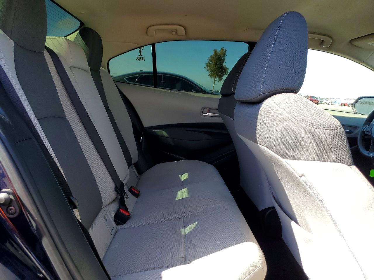 2021 Toyota Corolla Le Purple vin: JTDEAMDE4MJ033065