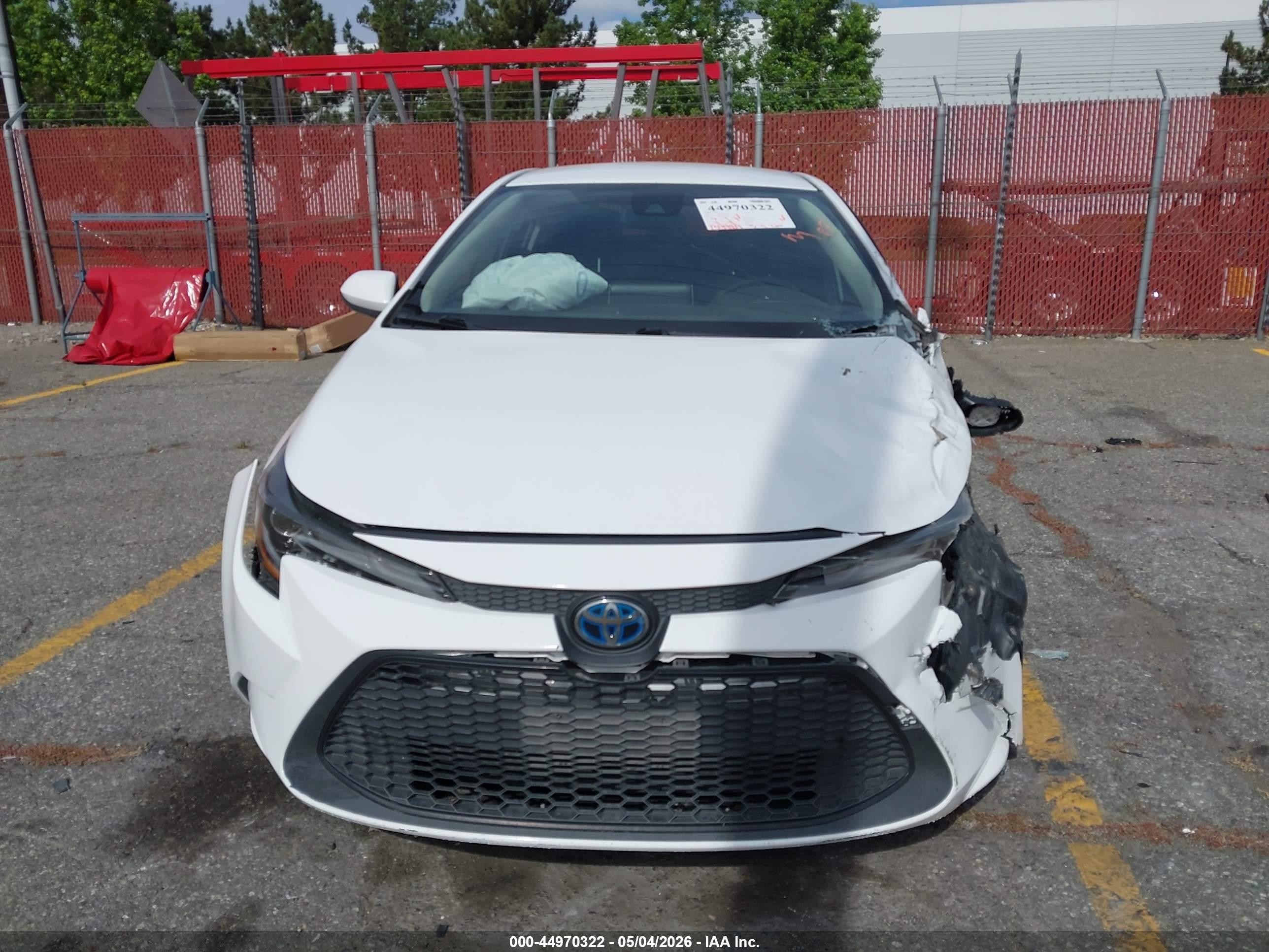 2021 Toyota Corolla Hybrid Le White vin: JTDEAMDE5MJ032927