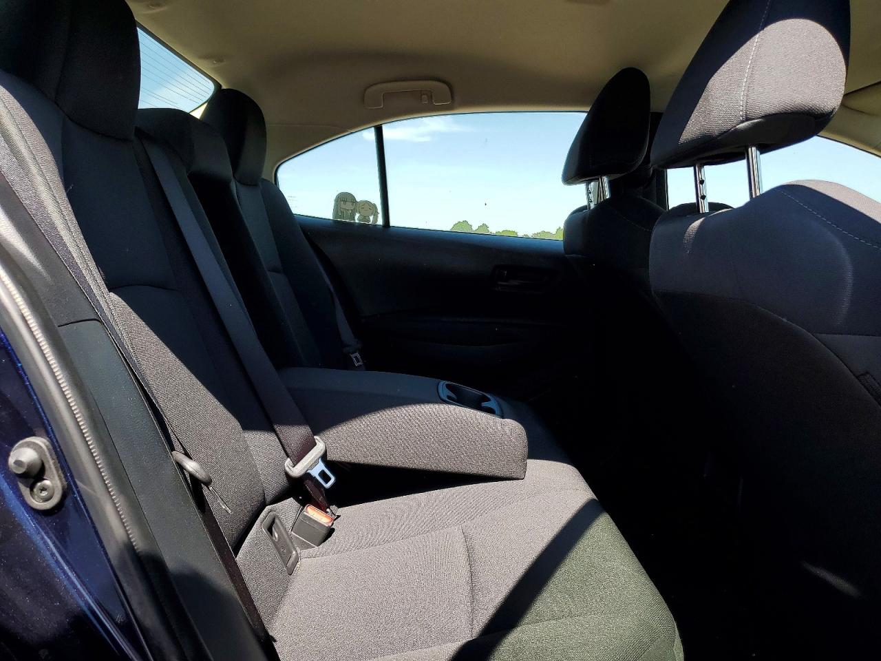 2022 Toyota Corolla Le Blue vin: JTDEAMDE5NJ056176